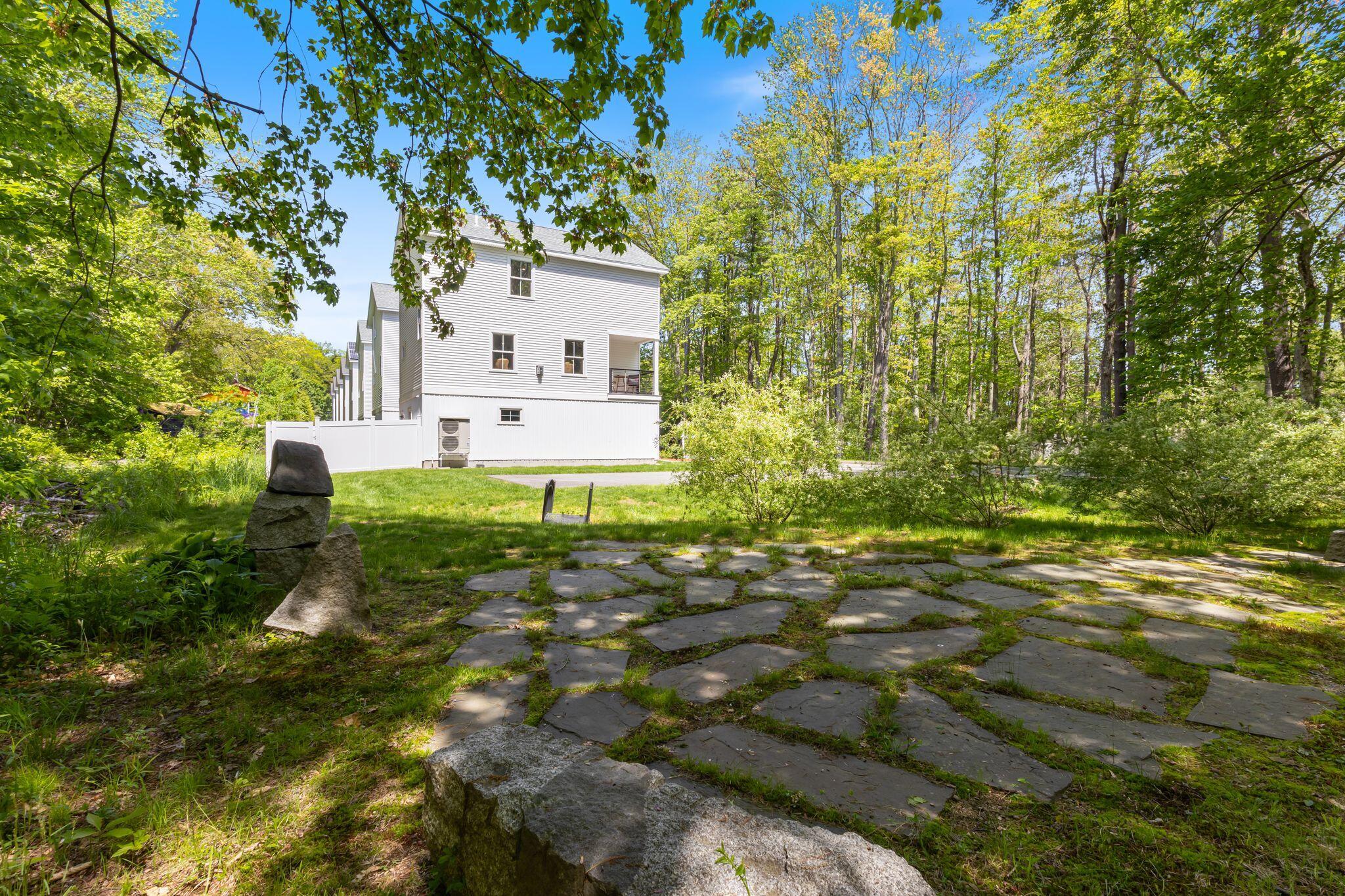 284 Bradley Street 8