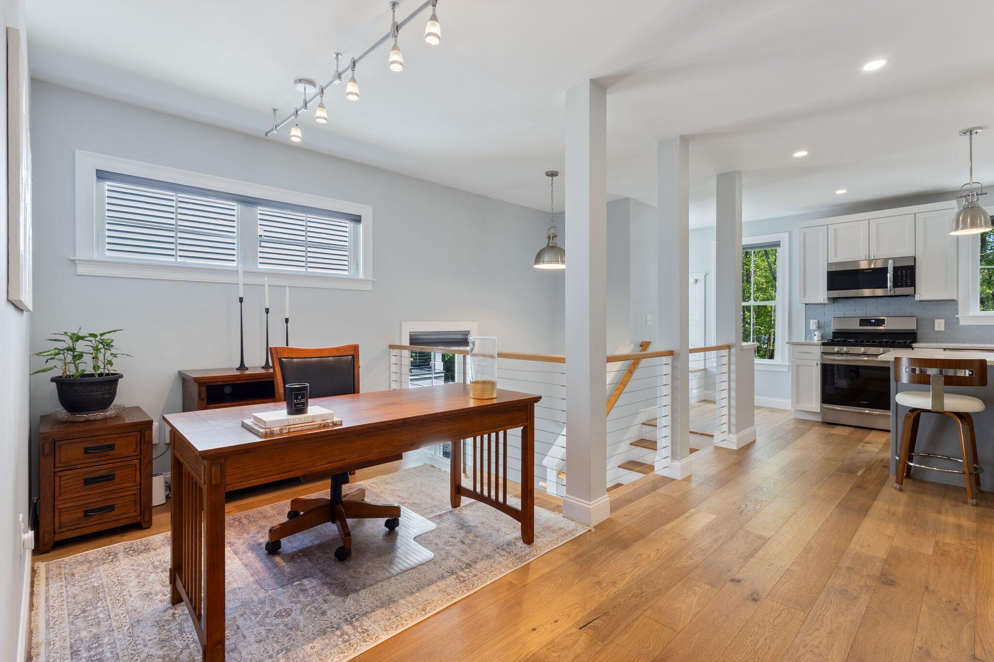 284 Bradley Street 8