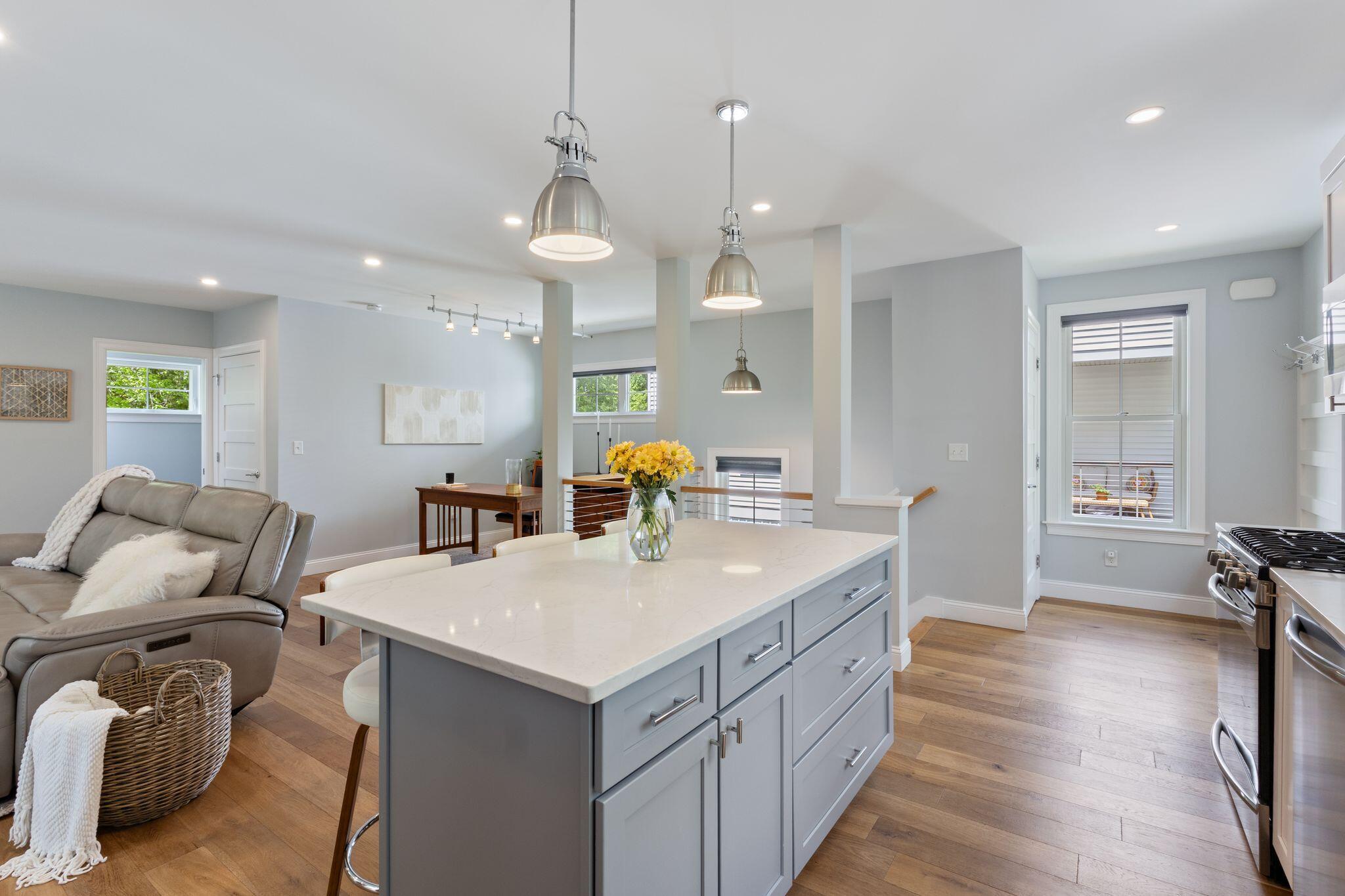284 Bradley Street 8
