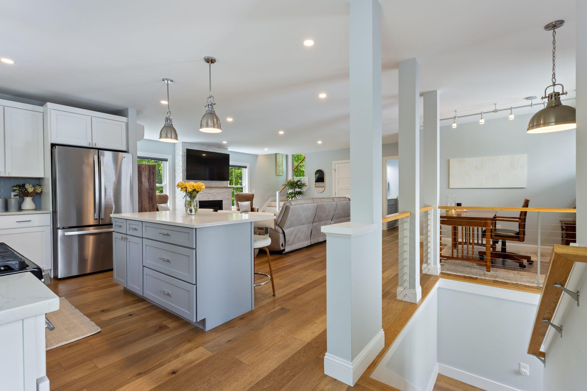 284 Bradley Street 8