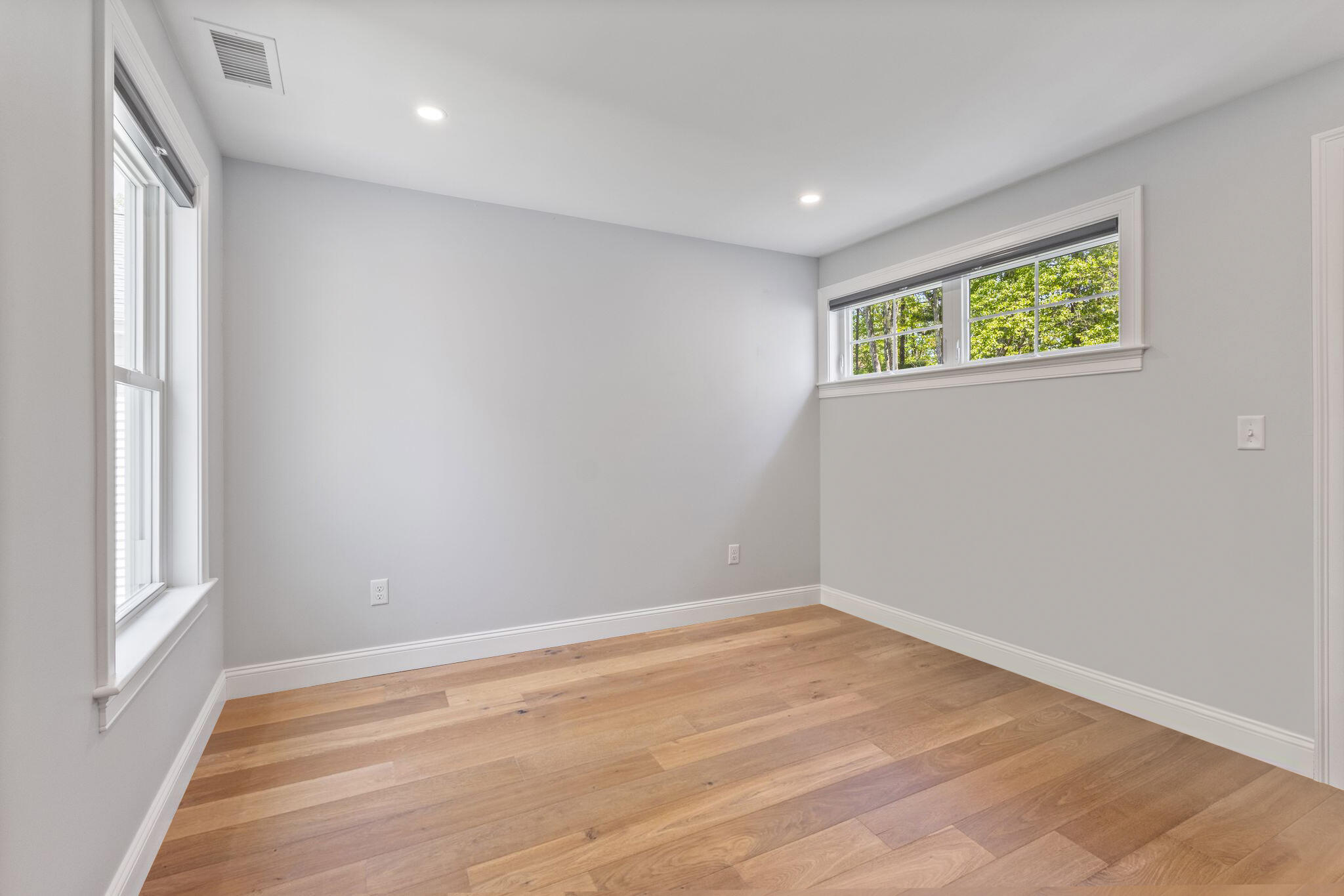 284 Bradley Street 8