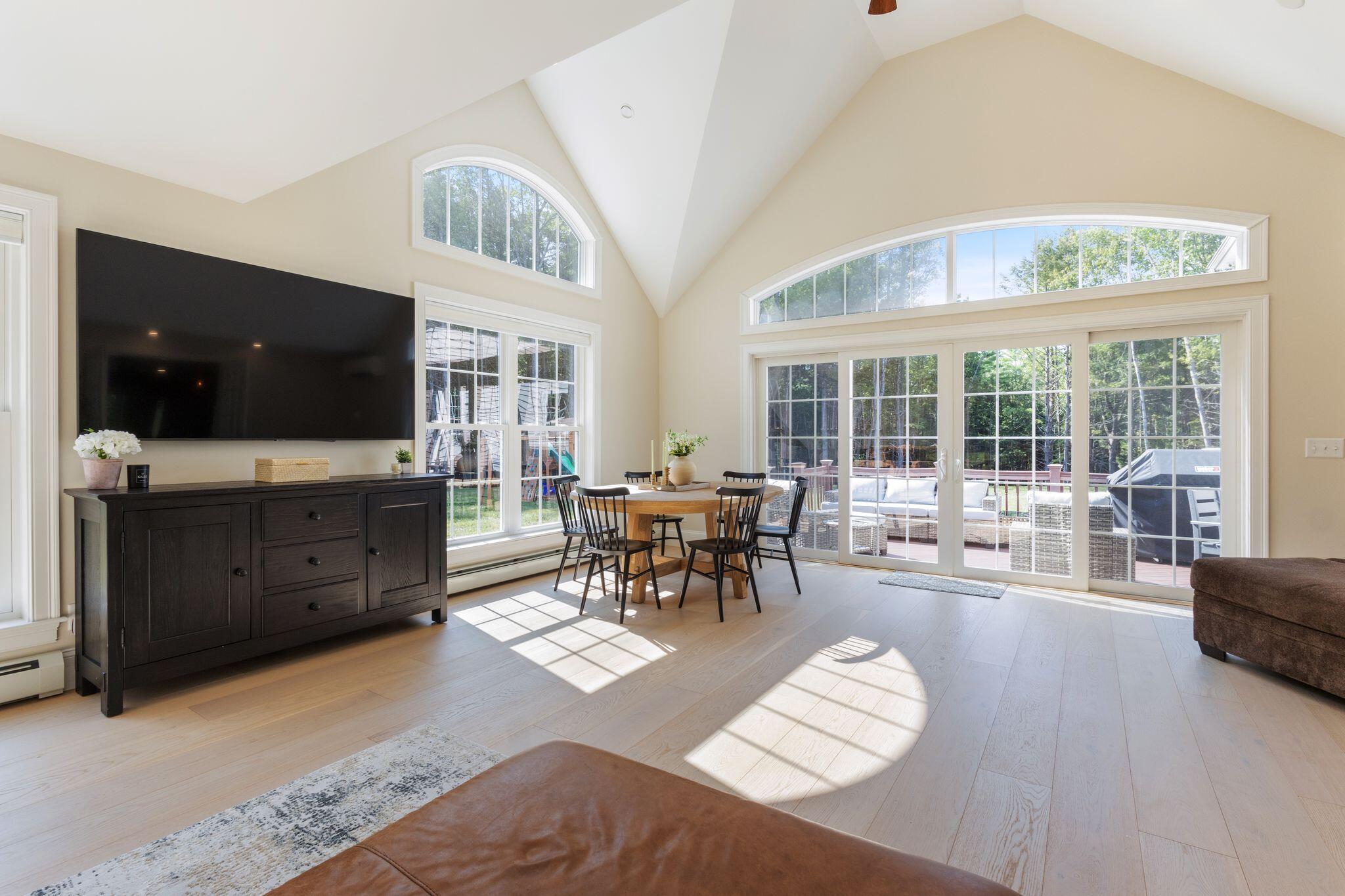 15 Silver Brook Circle