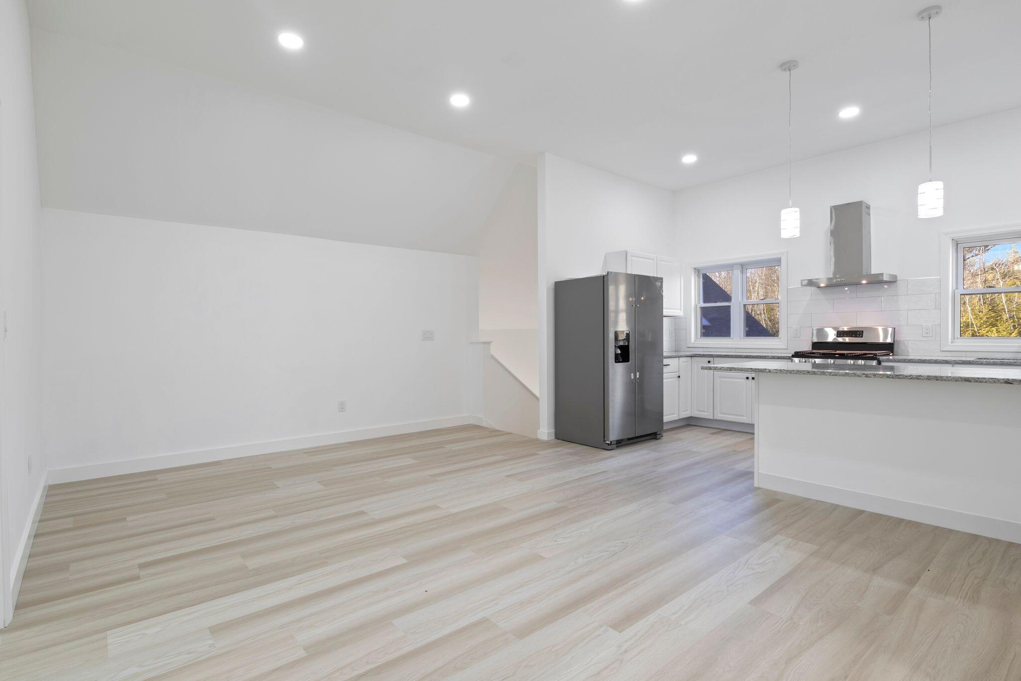 38 Blackthorne Lane