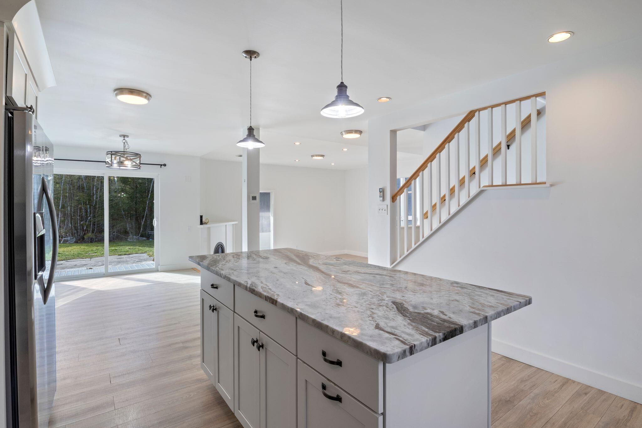 38 Blackthorne Lane