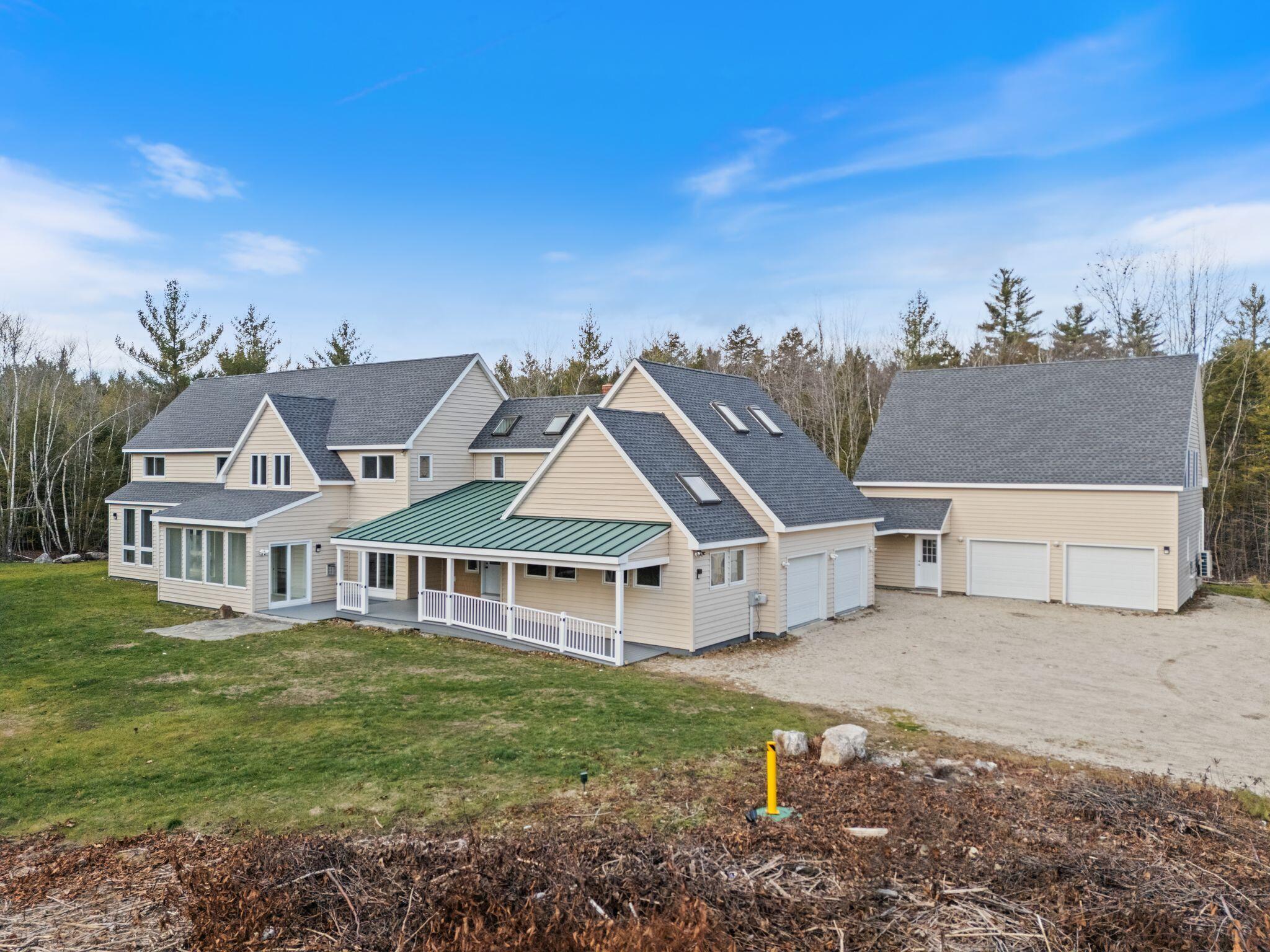 38 Blackthorne Lane