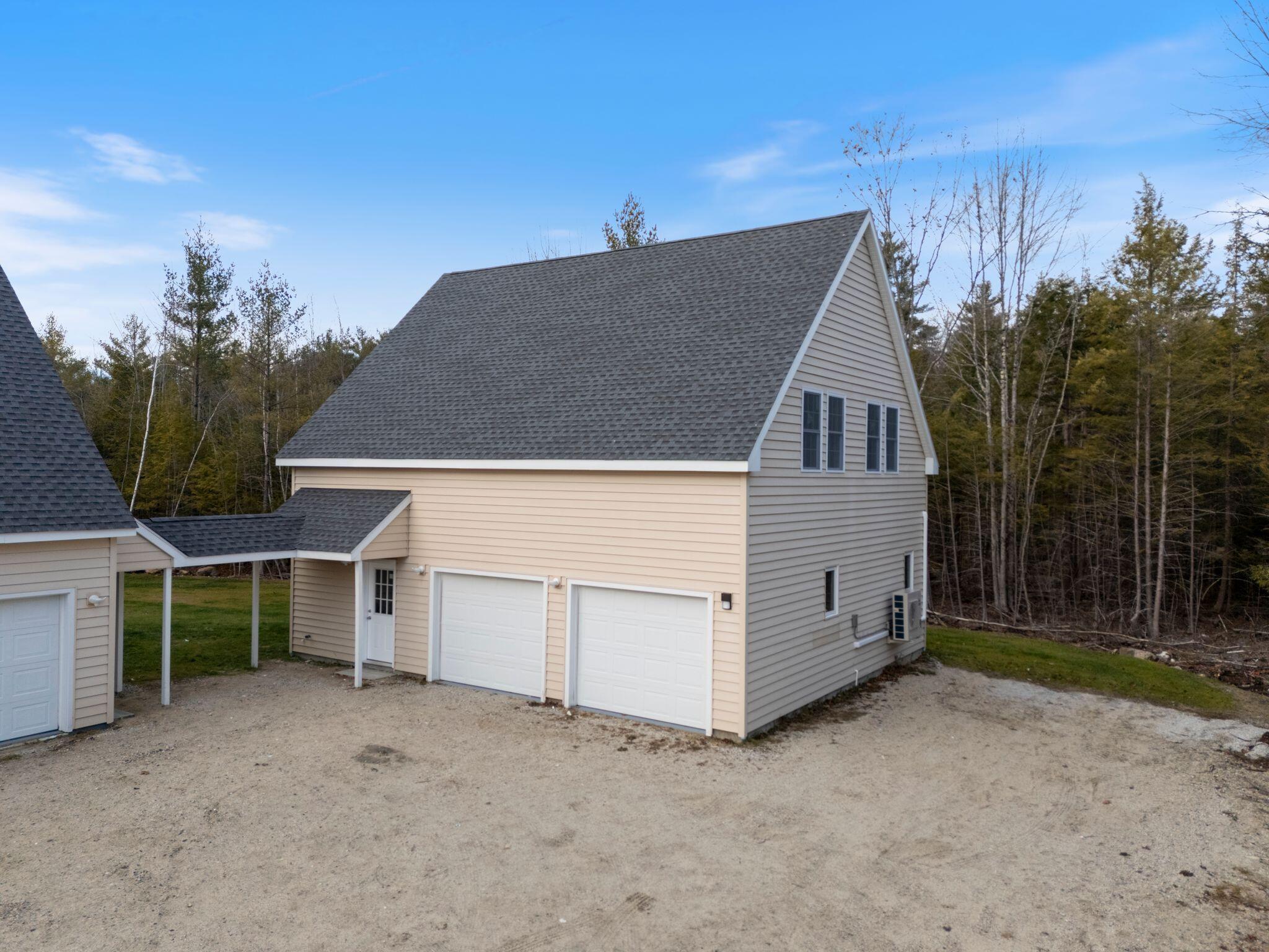 38 Blackthorne Lane