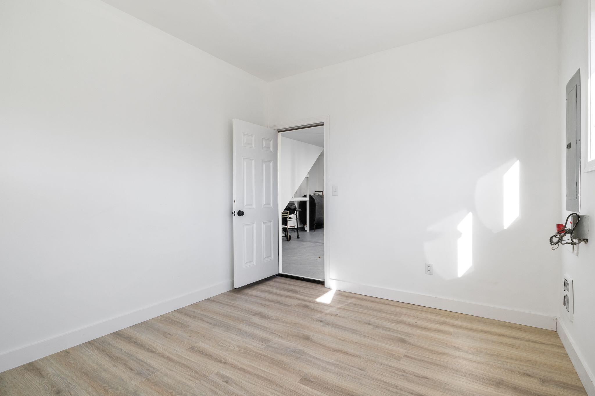 38 Blackthorne Lane