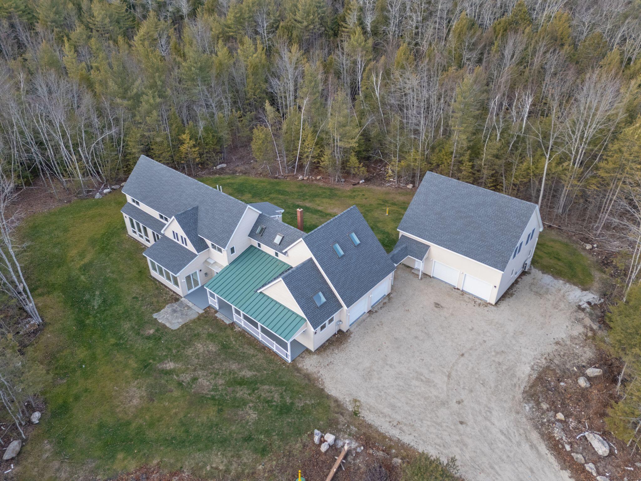 38 Blackthorne Lane