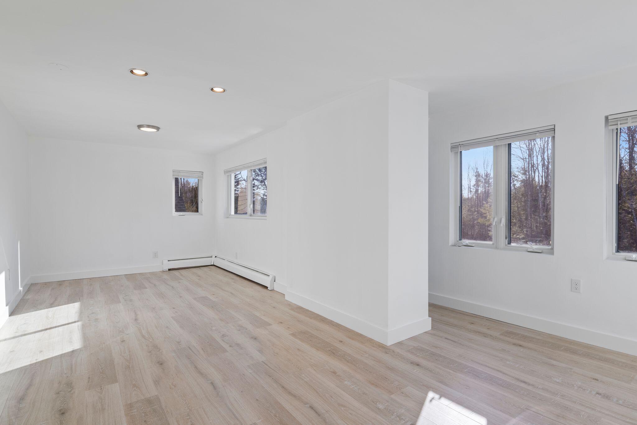38 Blackthorne Lane