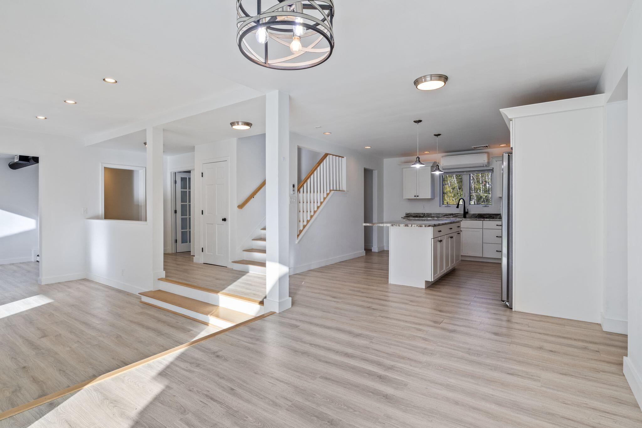 38 Blackthorne Lane