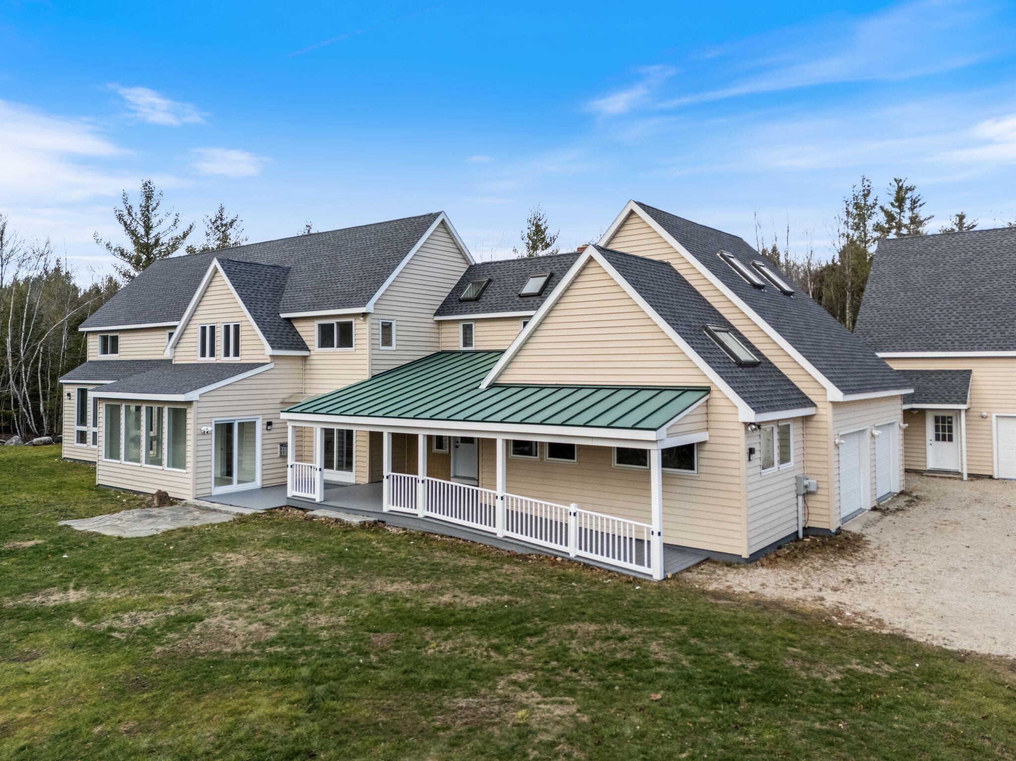 38 Blackthorne Lane