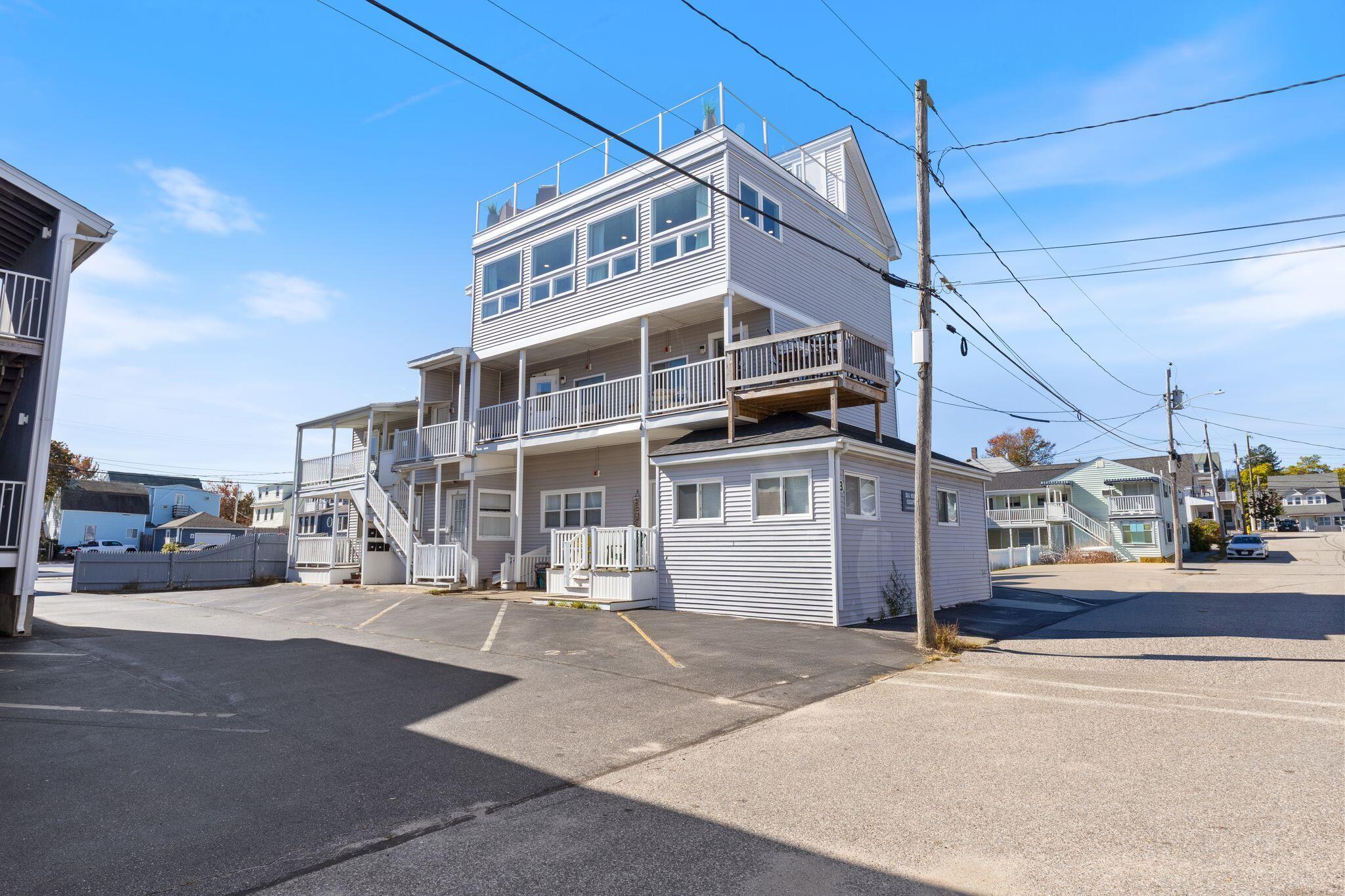3 Bay Avenue 24