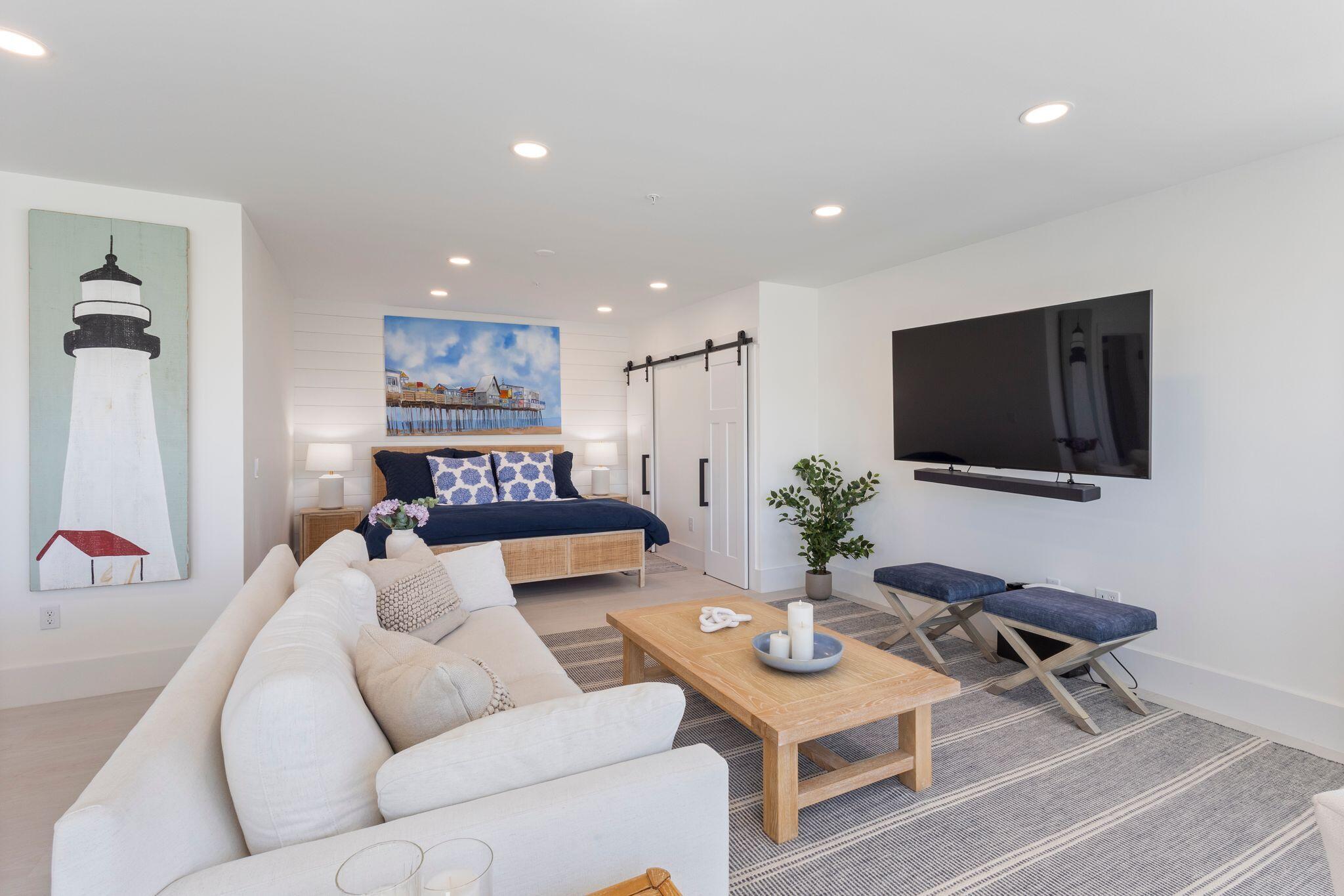 3 Bay Avenue 24