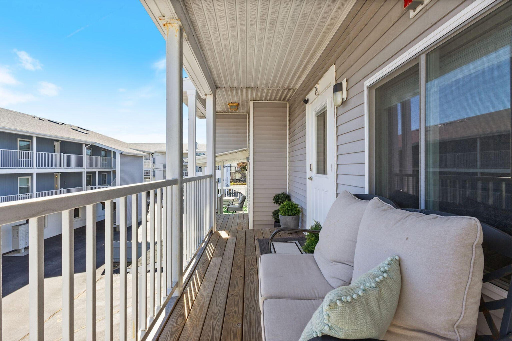 3 Bay Avenue 24