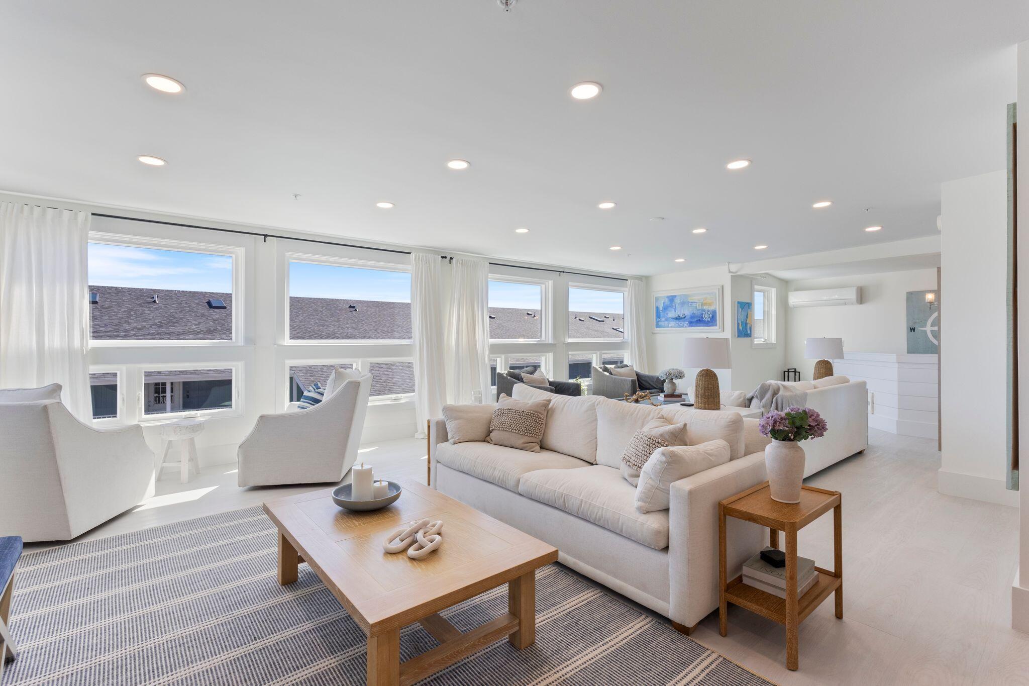 3 Bay Avenue 24