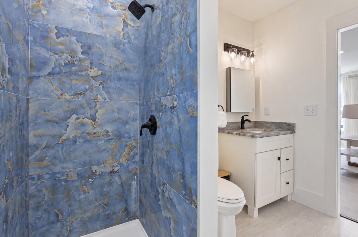 3 Bay Avenue 24