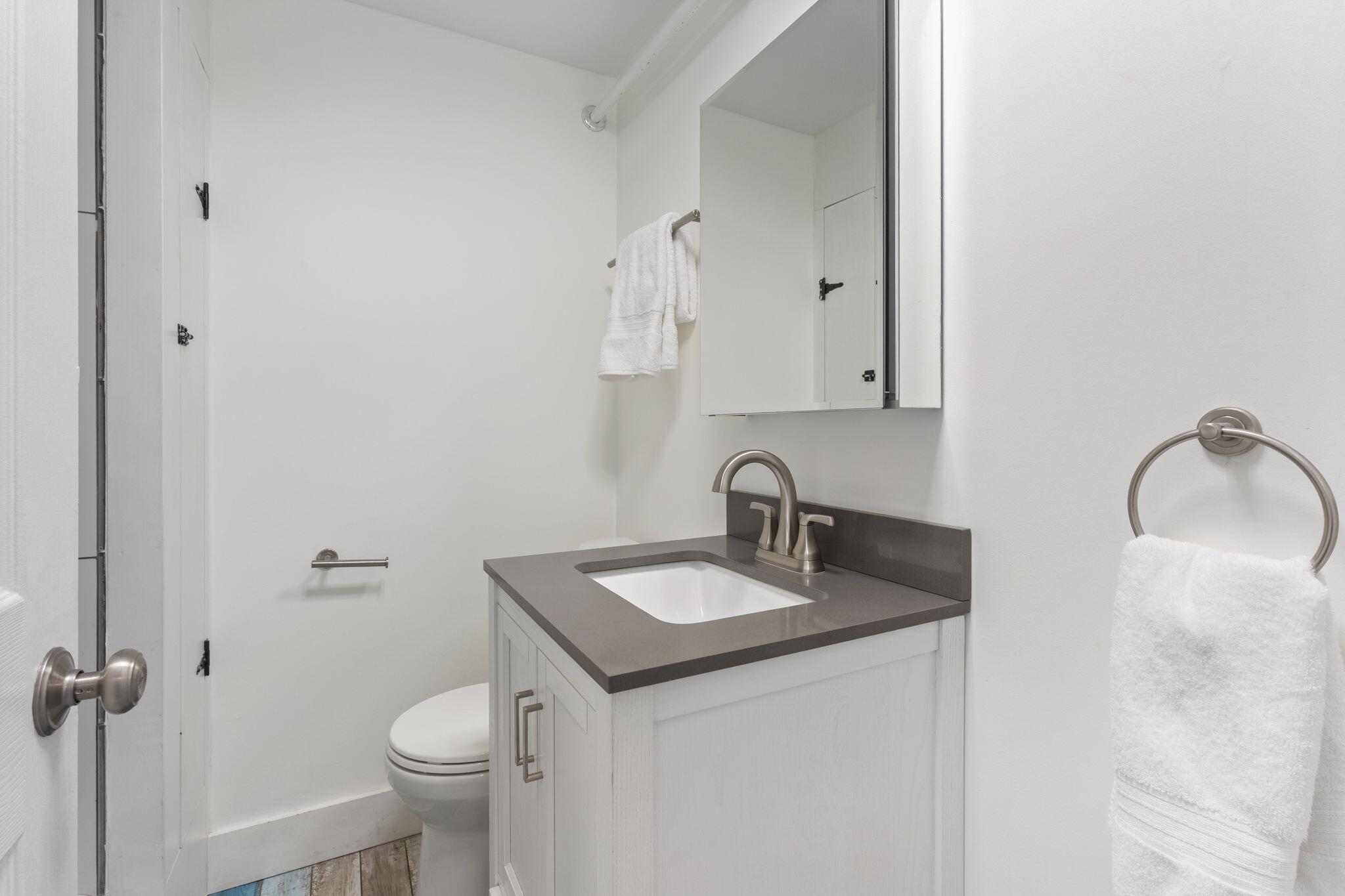 3 Bay Avenue 24