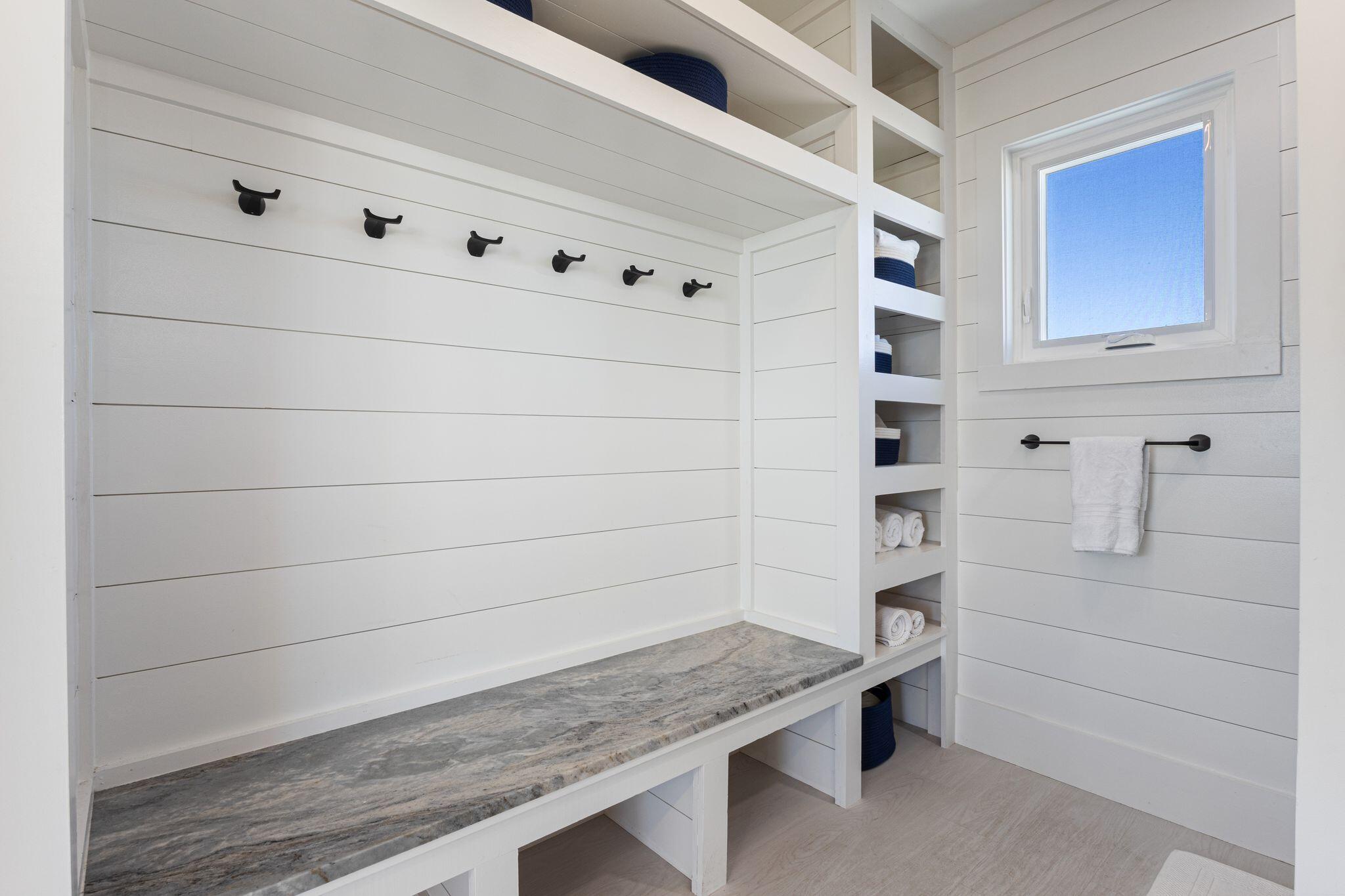 3 Bay Avenue 24