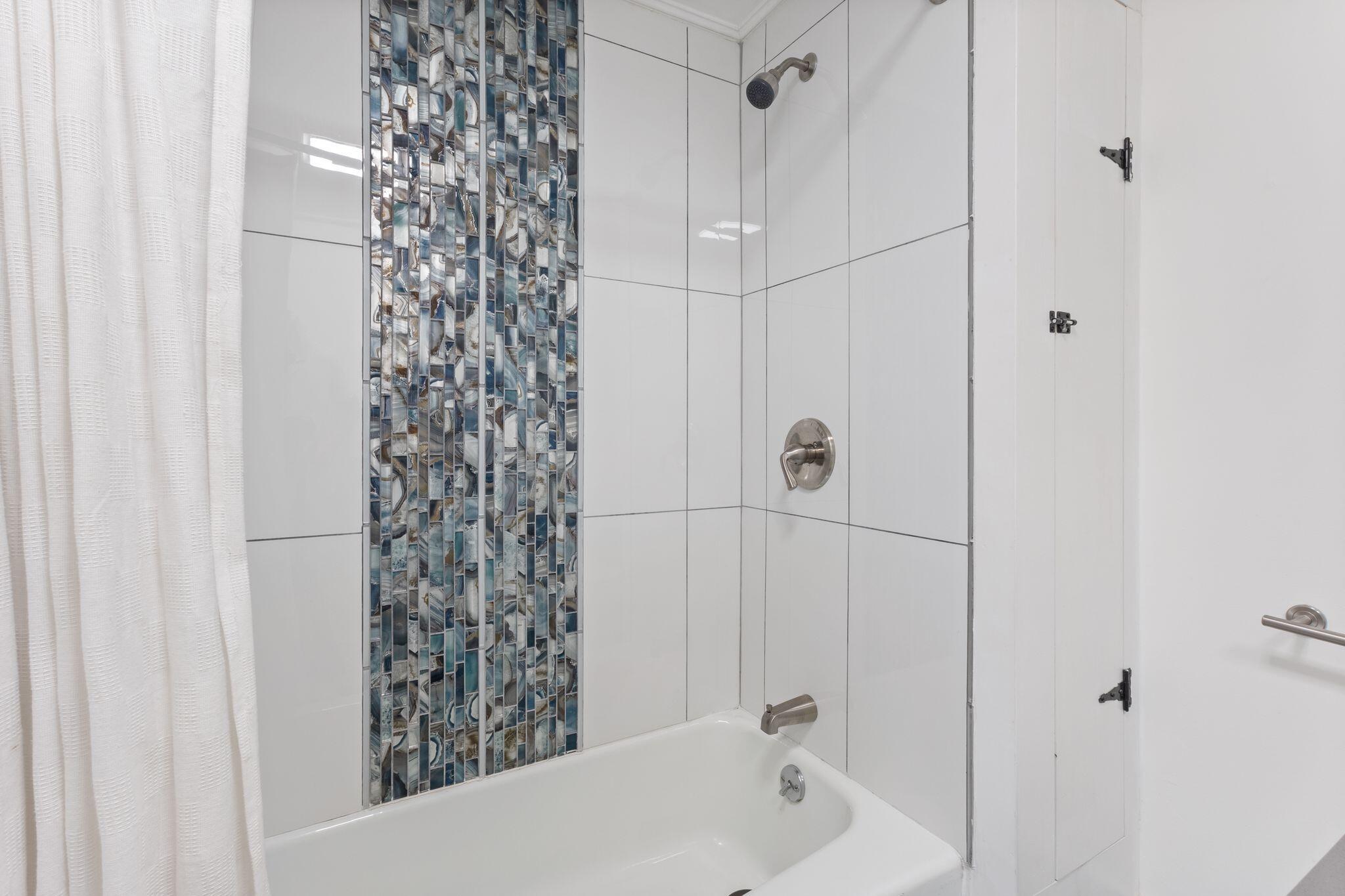 3 Bay Avenue 24