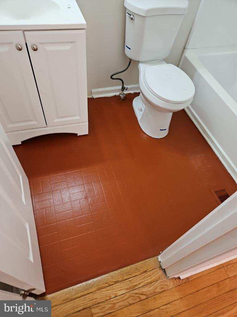 1917 GOUGH STREET 2B