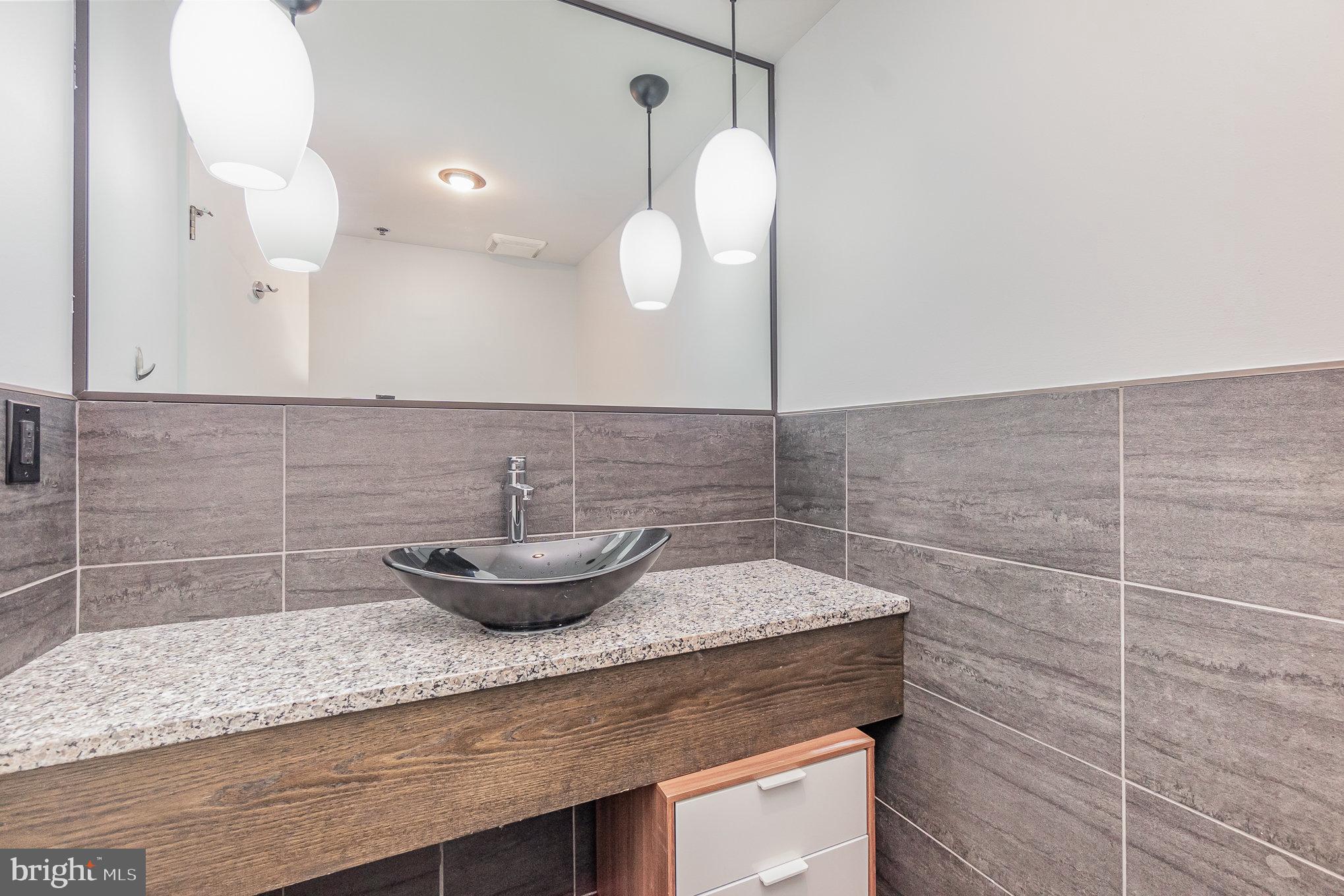 250 PRESIDENT STREET 1011