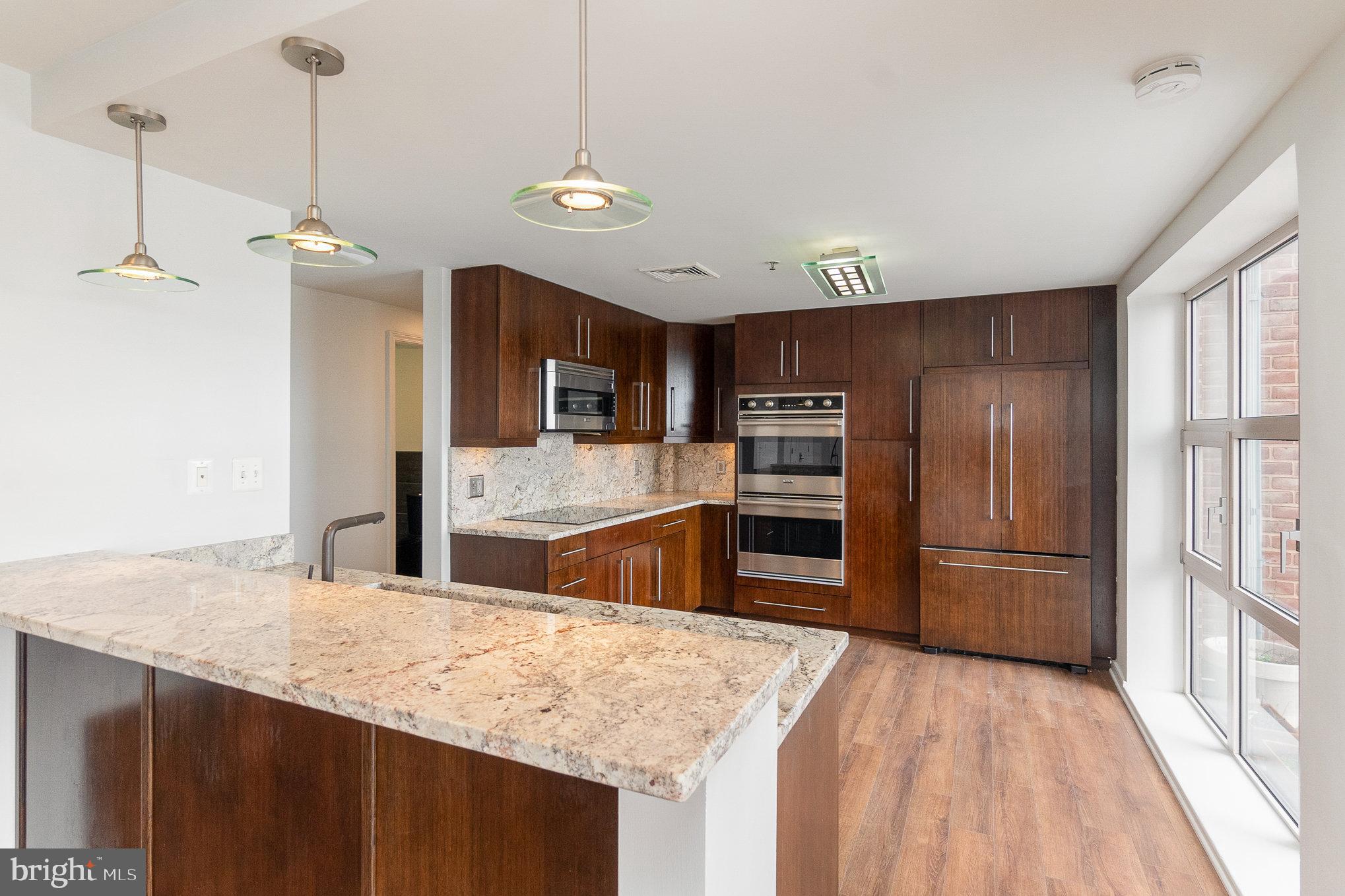 250 PRESIDENT STREET 1011