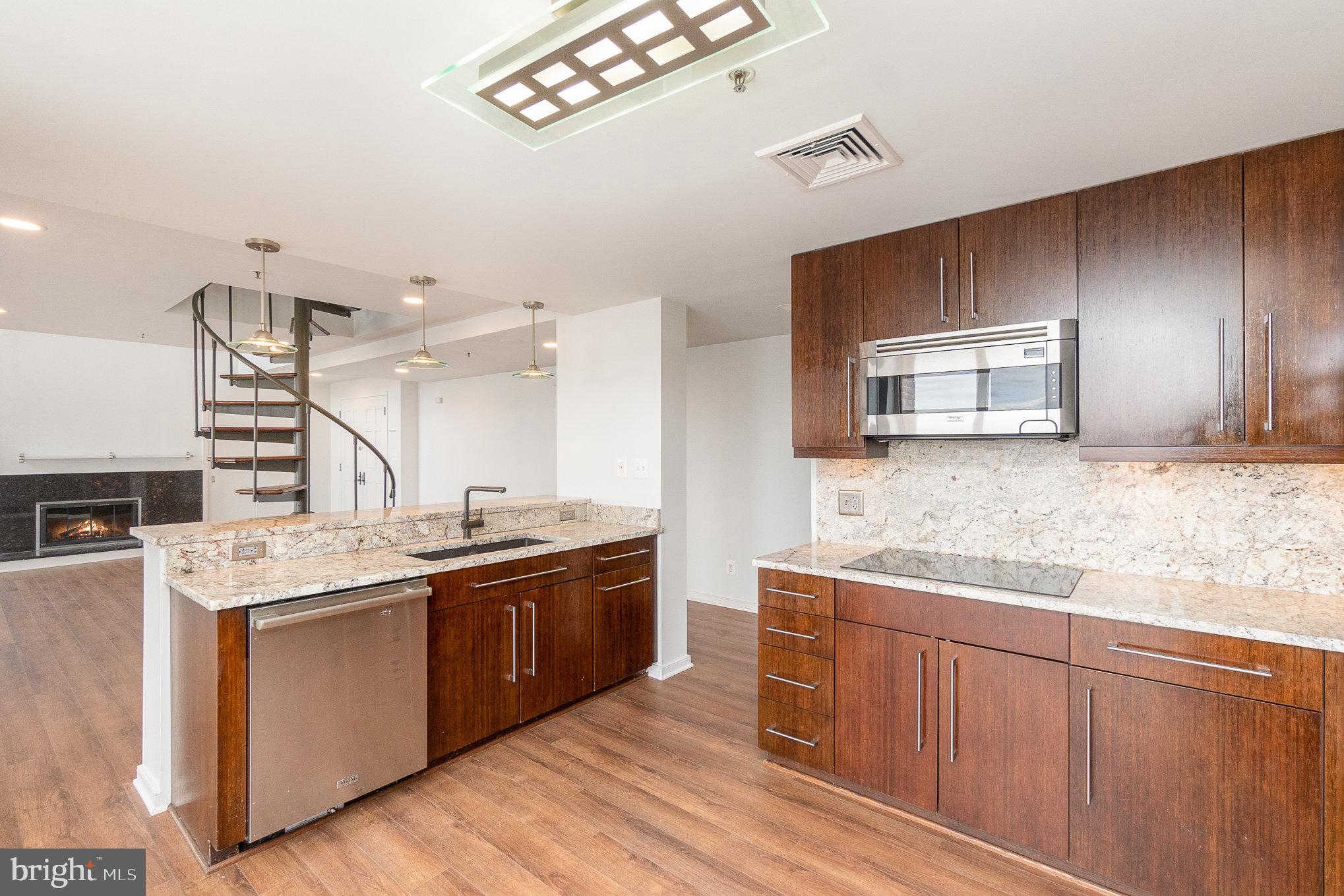 250 PRESIDENT STREET 1011