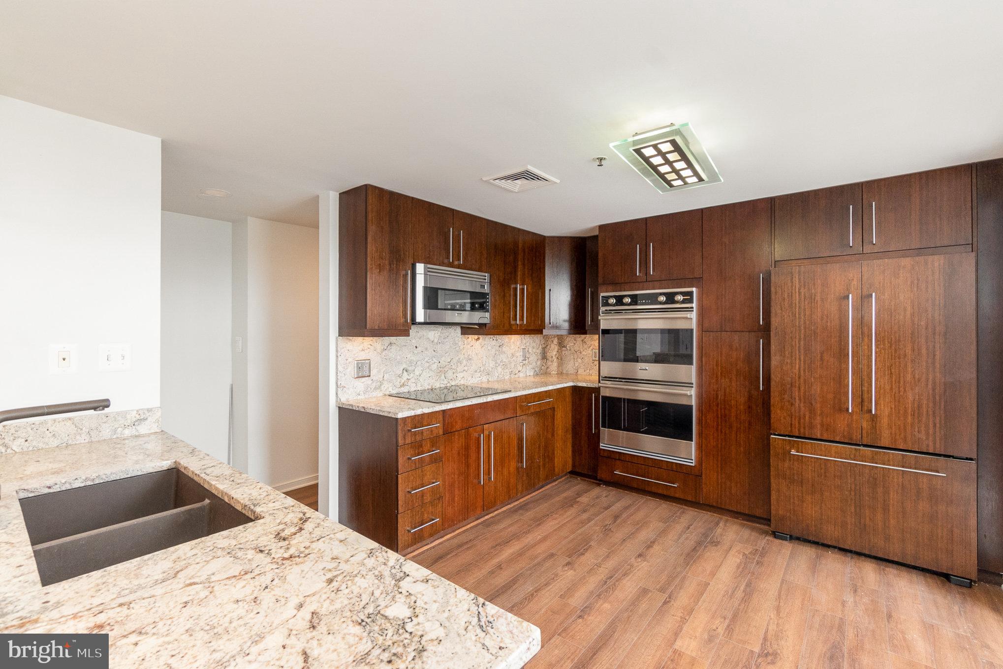 250 PRESIDENT STREET 1011