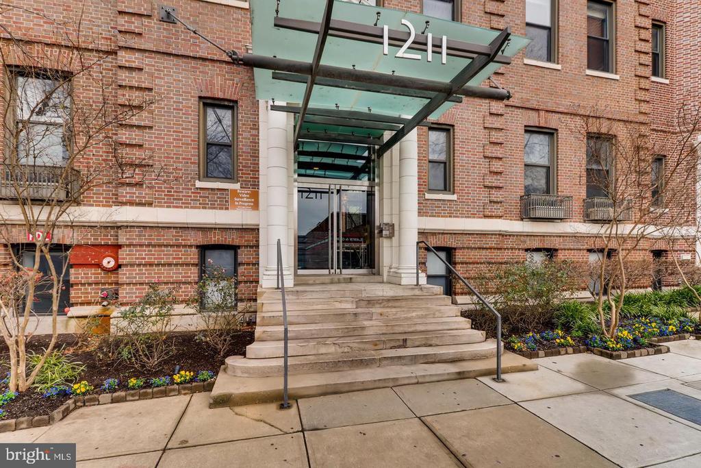 1211 LIGHT STREET 108
