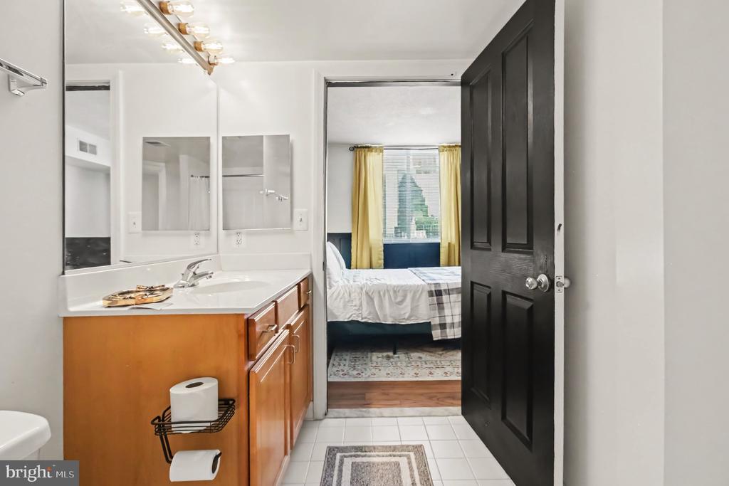 414 WATER STREET Unit: 1705