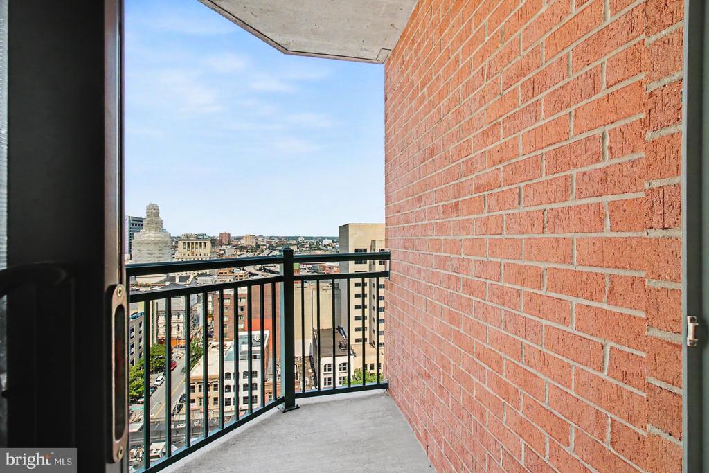 414 WATER STREET Unit: 1705