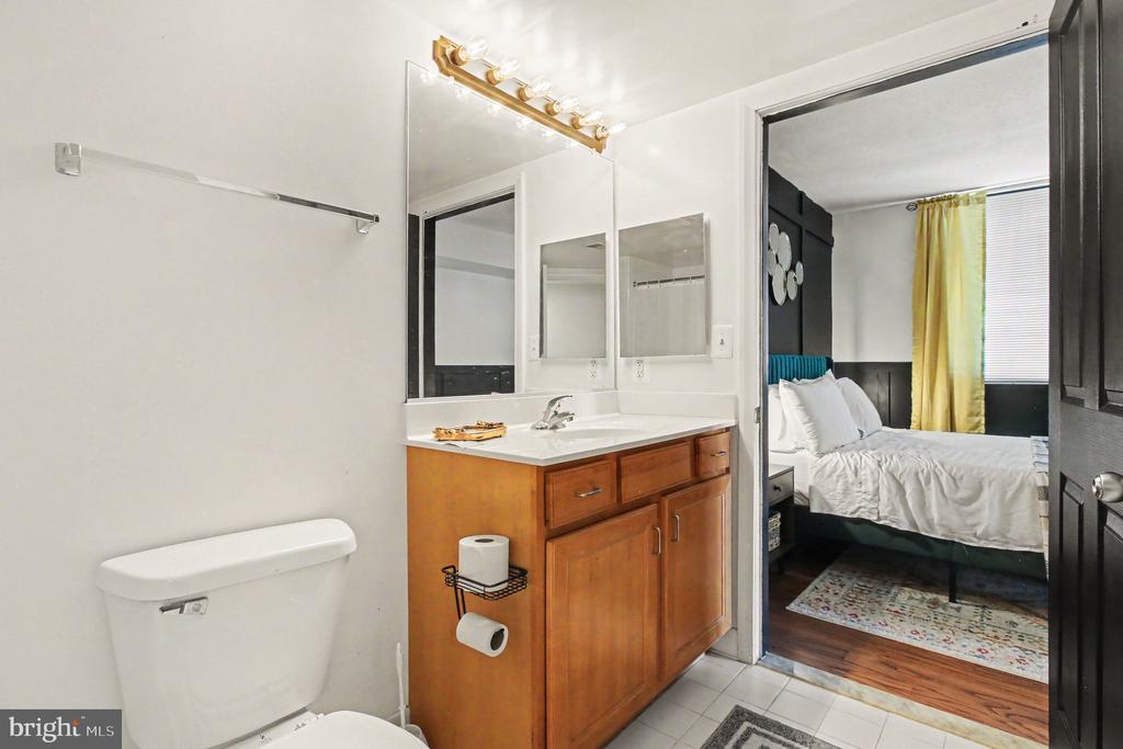 414 WATER STREET Unit: 1705