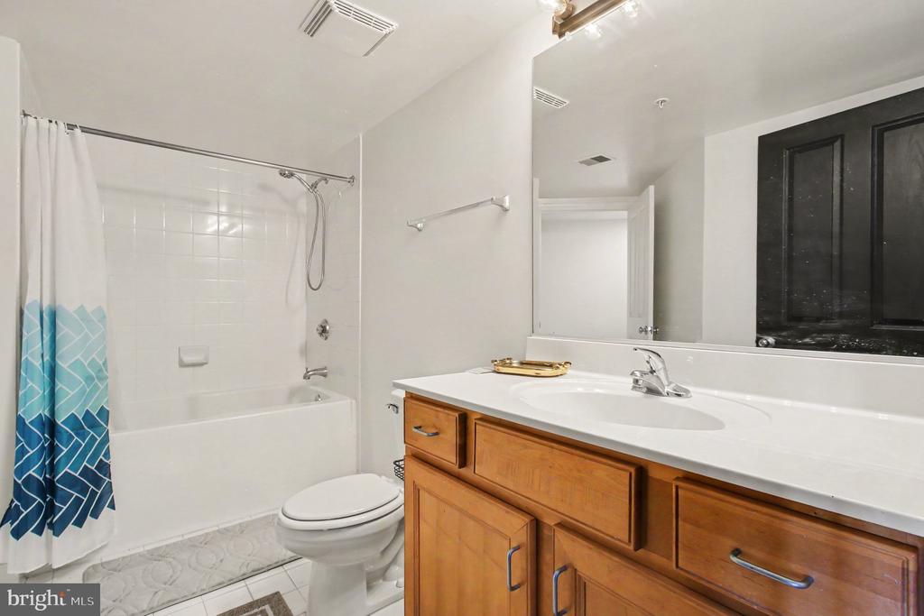 414 WATER STREET Unit: 1705