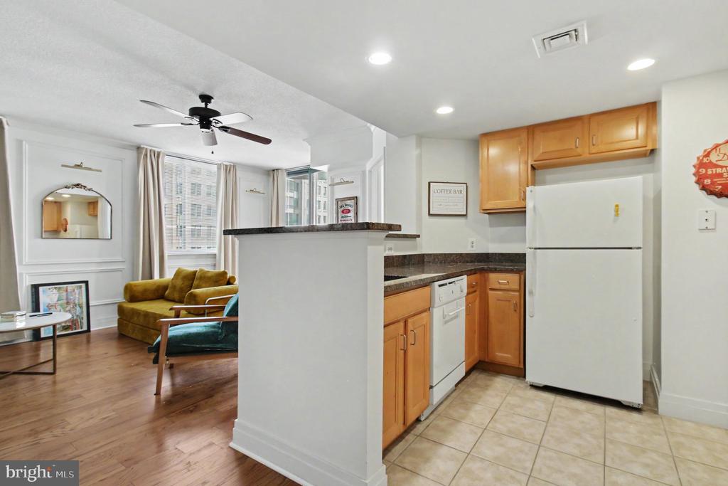 414 WATER STREET Unit: 1705
