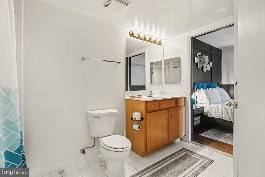 414 WATER STREET Unit: 1705