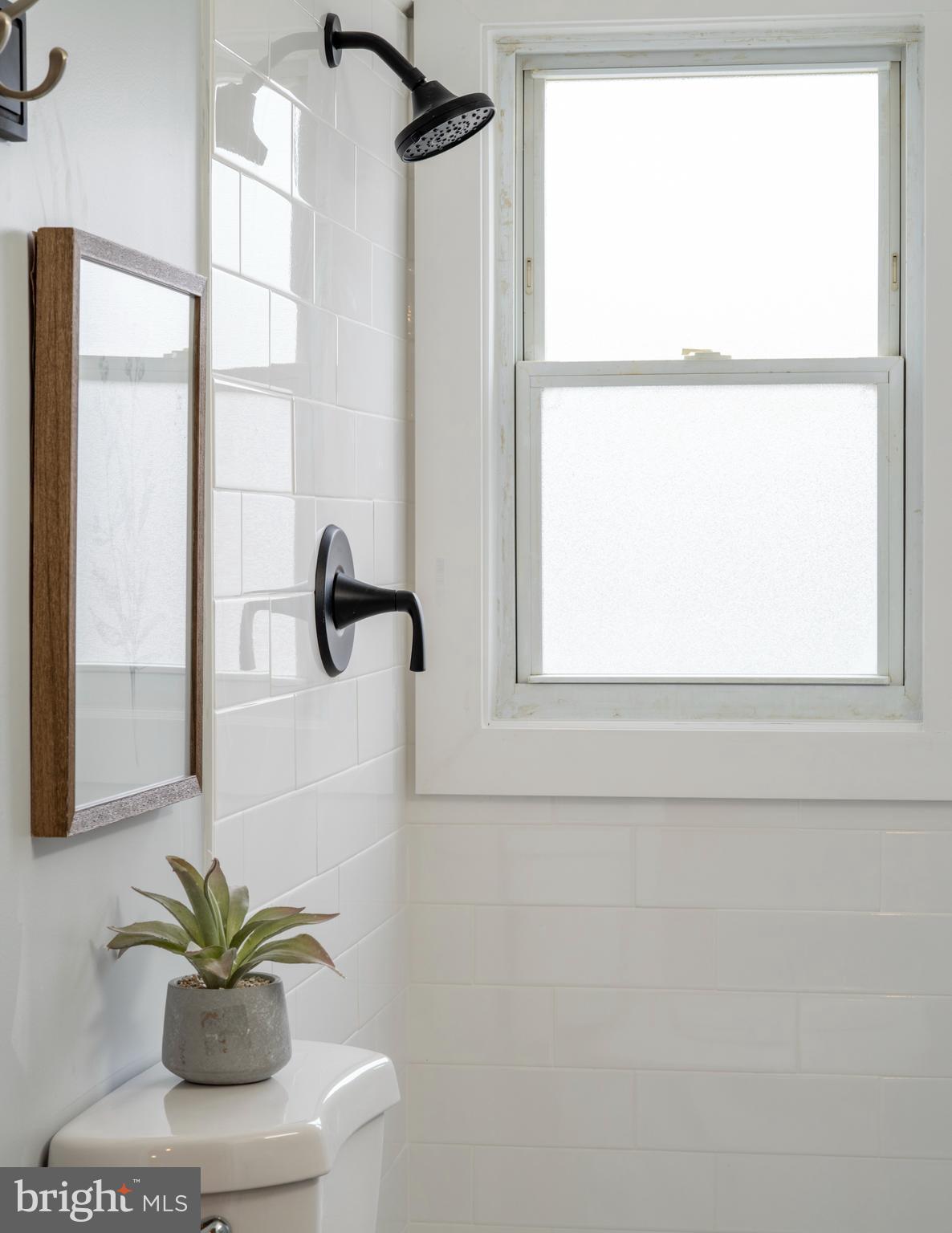 2508 HILLCREST AVENUE