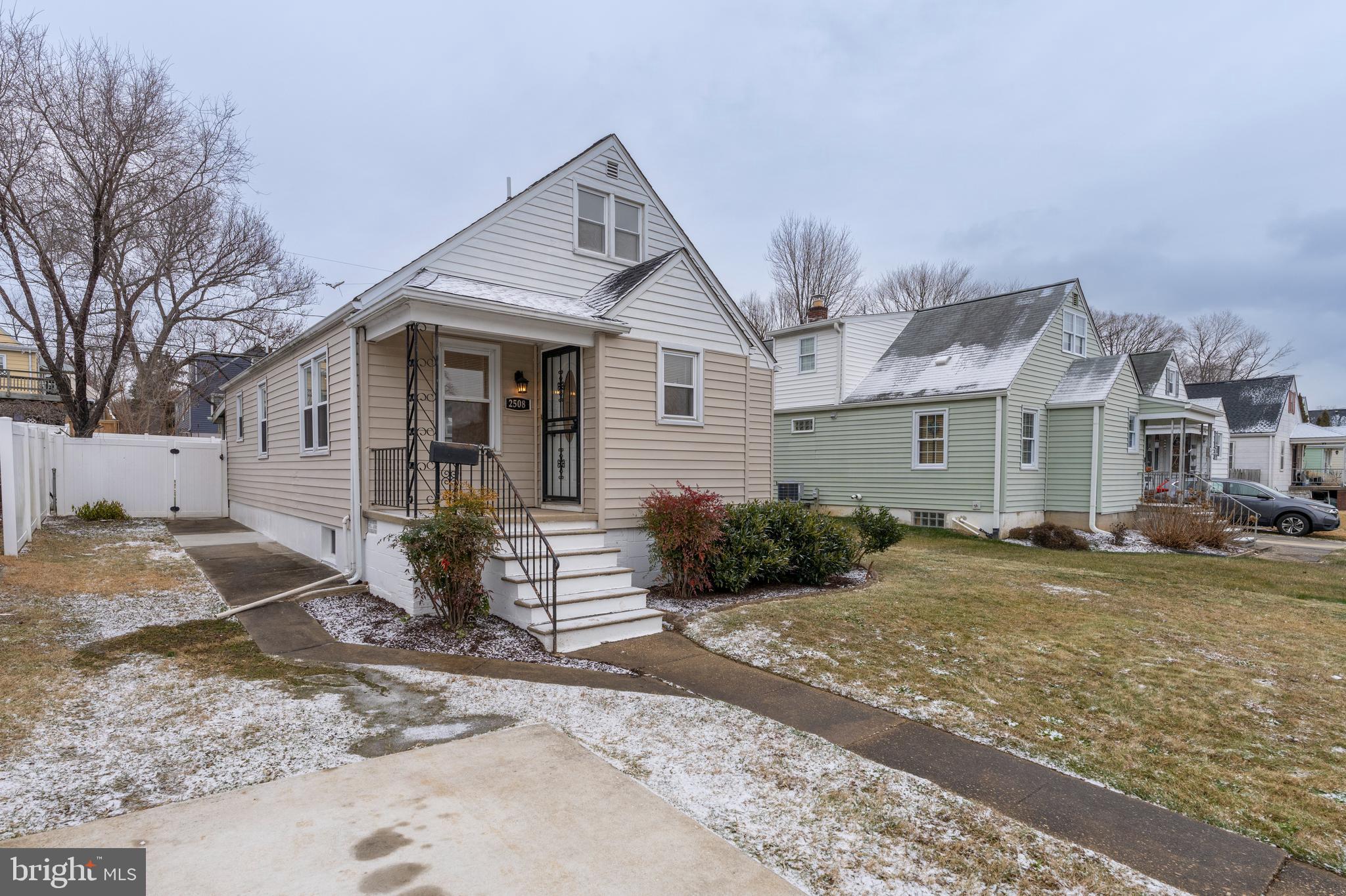 2508 HILLCREST AVENUE