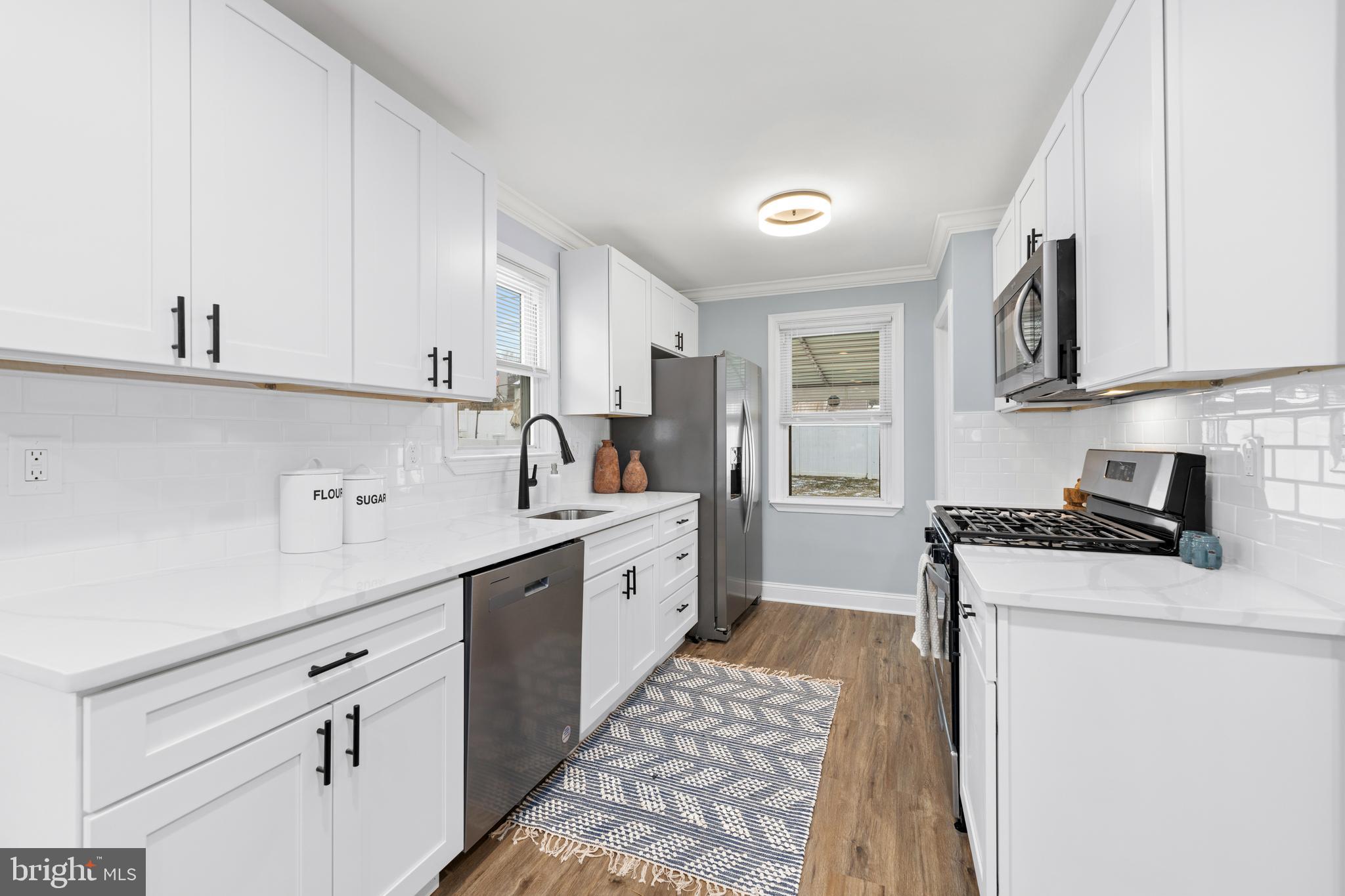 2508 HILLCREST AVENUE