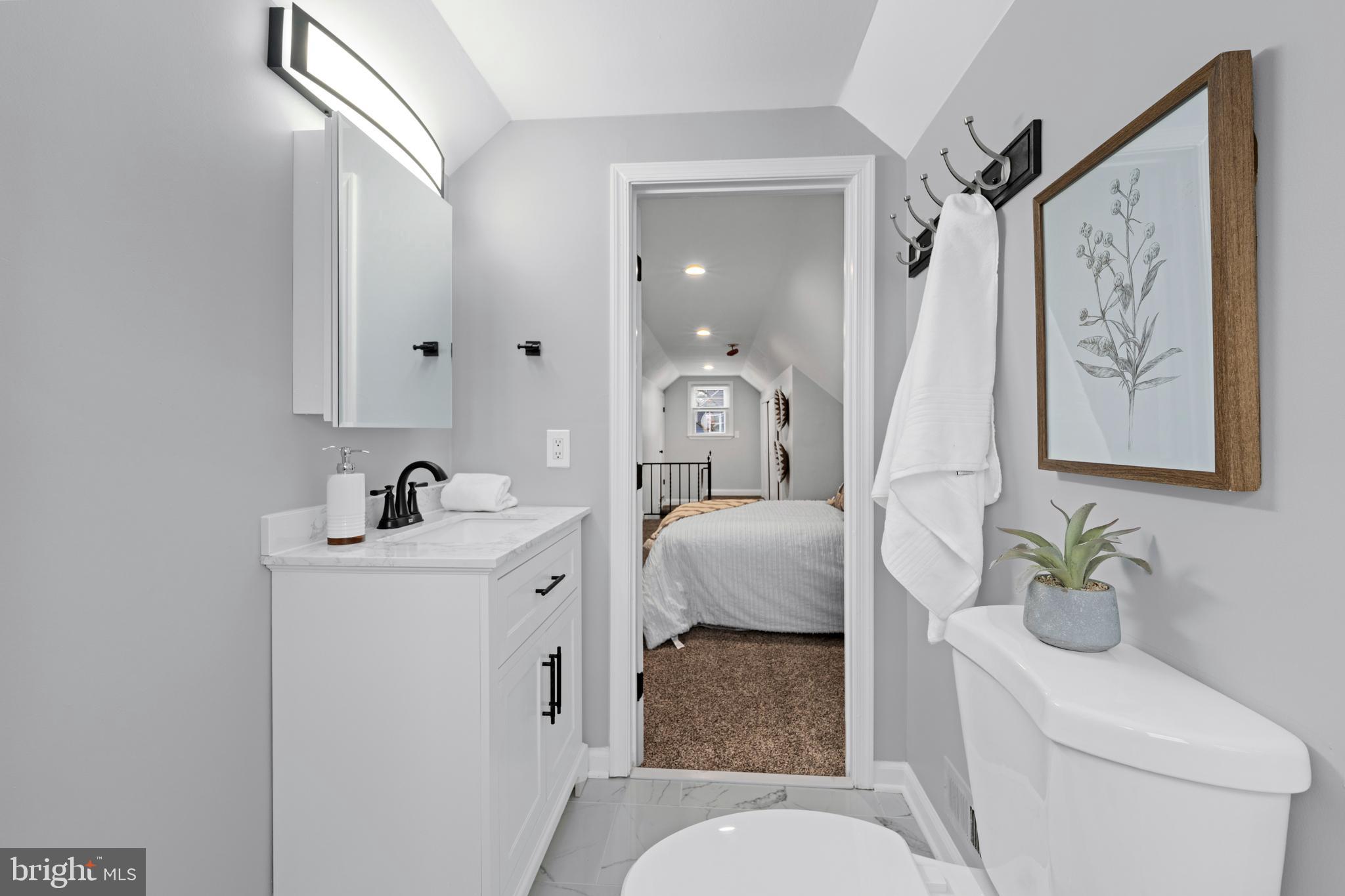 2508 HILLCREST AVENUE