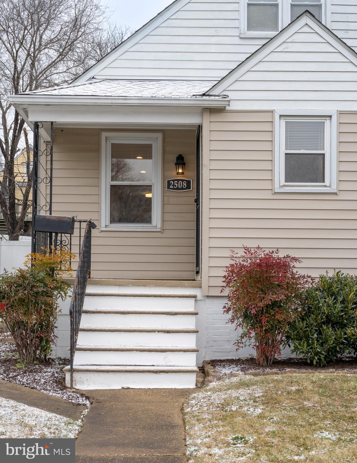 2508 HILLCREST AVENUE