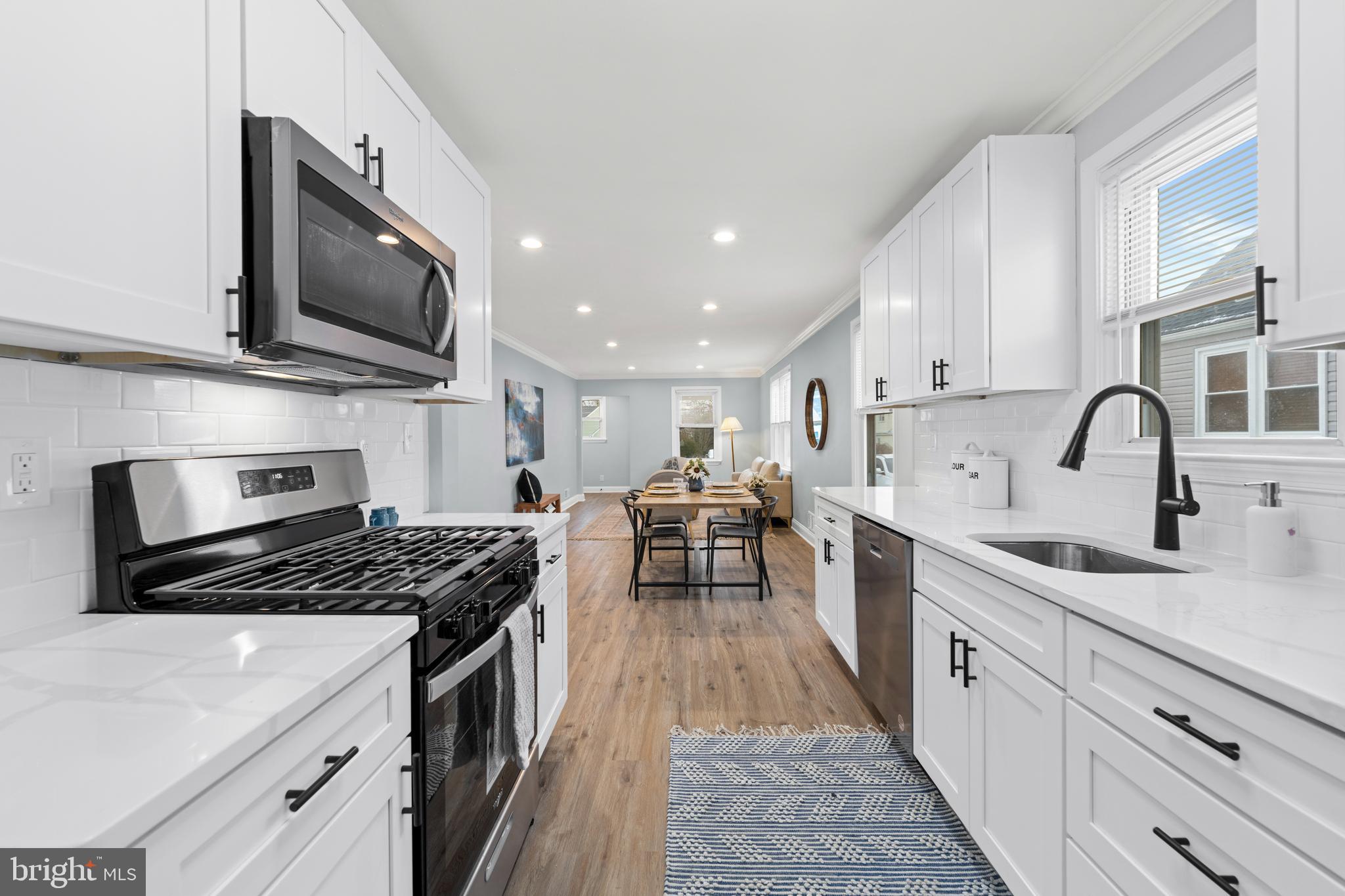 2508 HILLCREST AVENUE