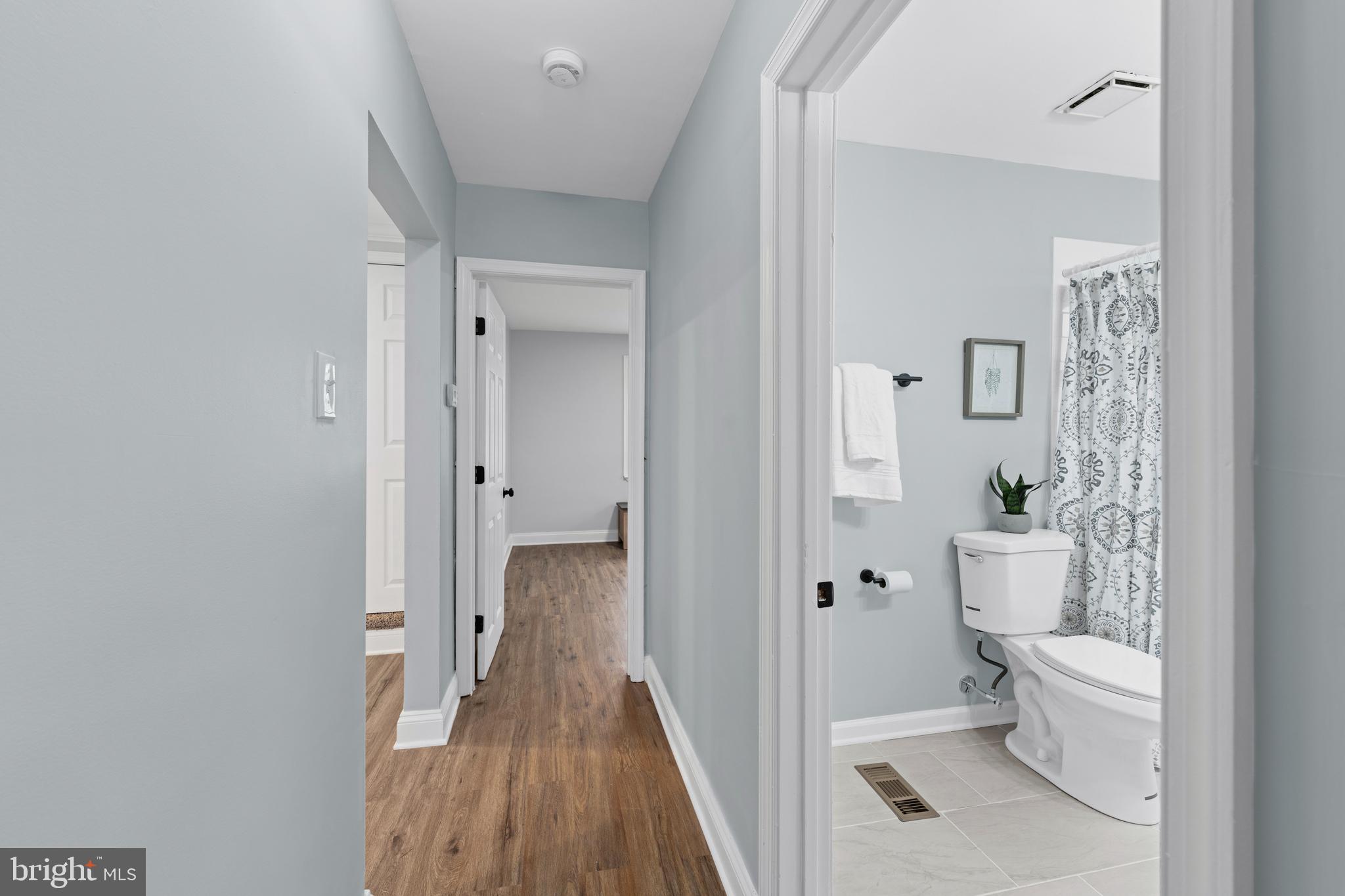 2508 HILLCREST AVENUE