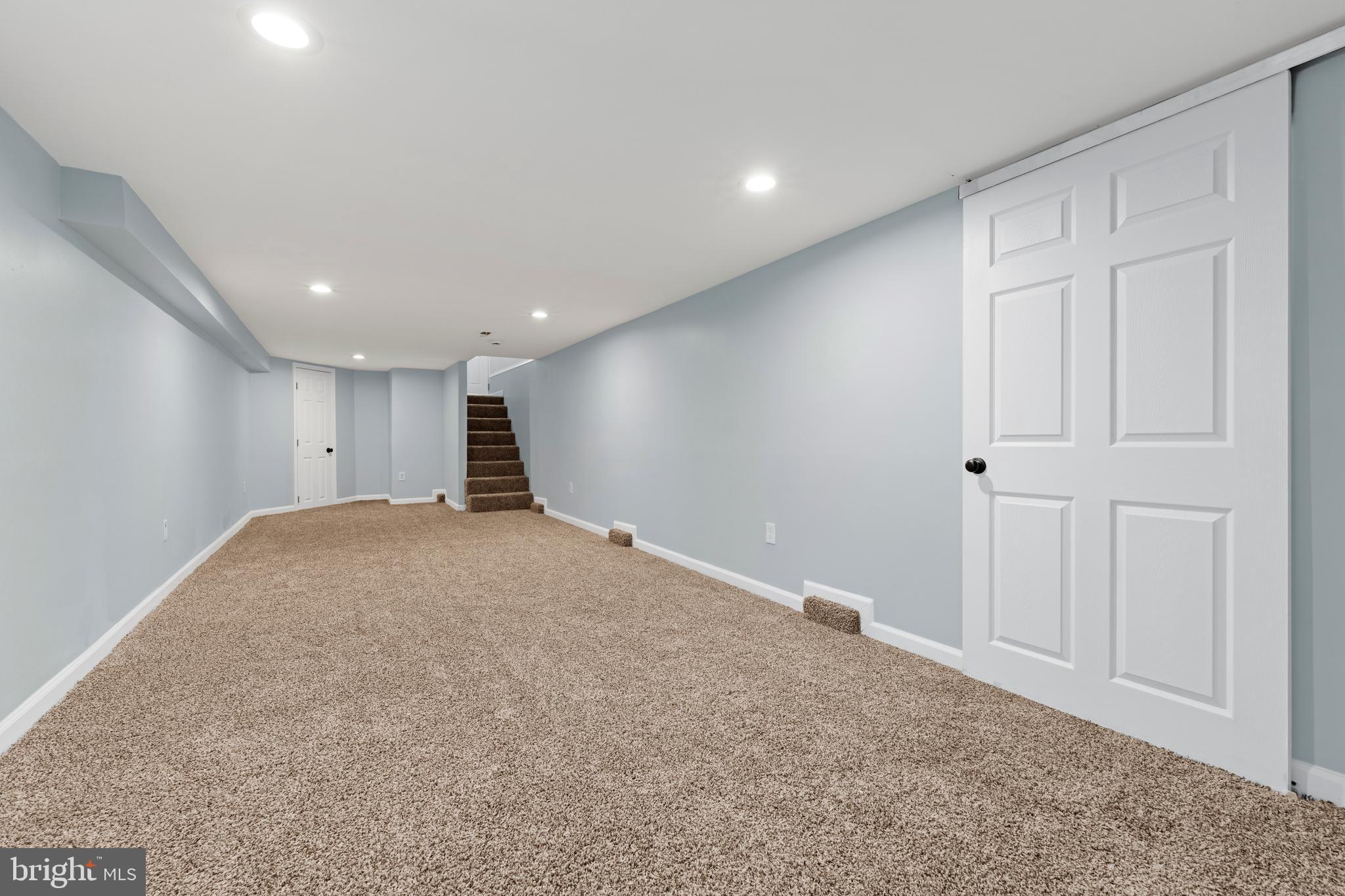 2508 HILLCREST AVENUE