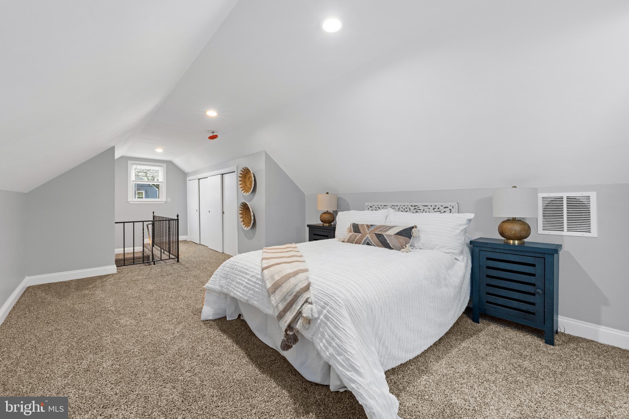 2508 HILLCREST AVENUE