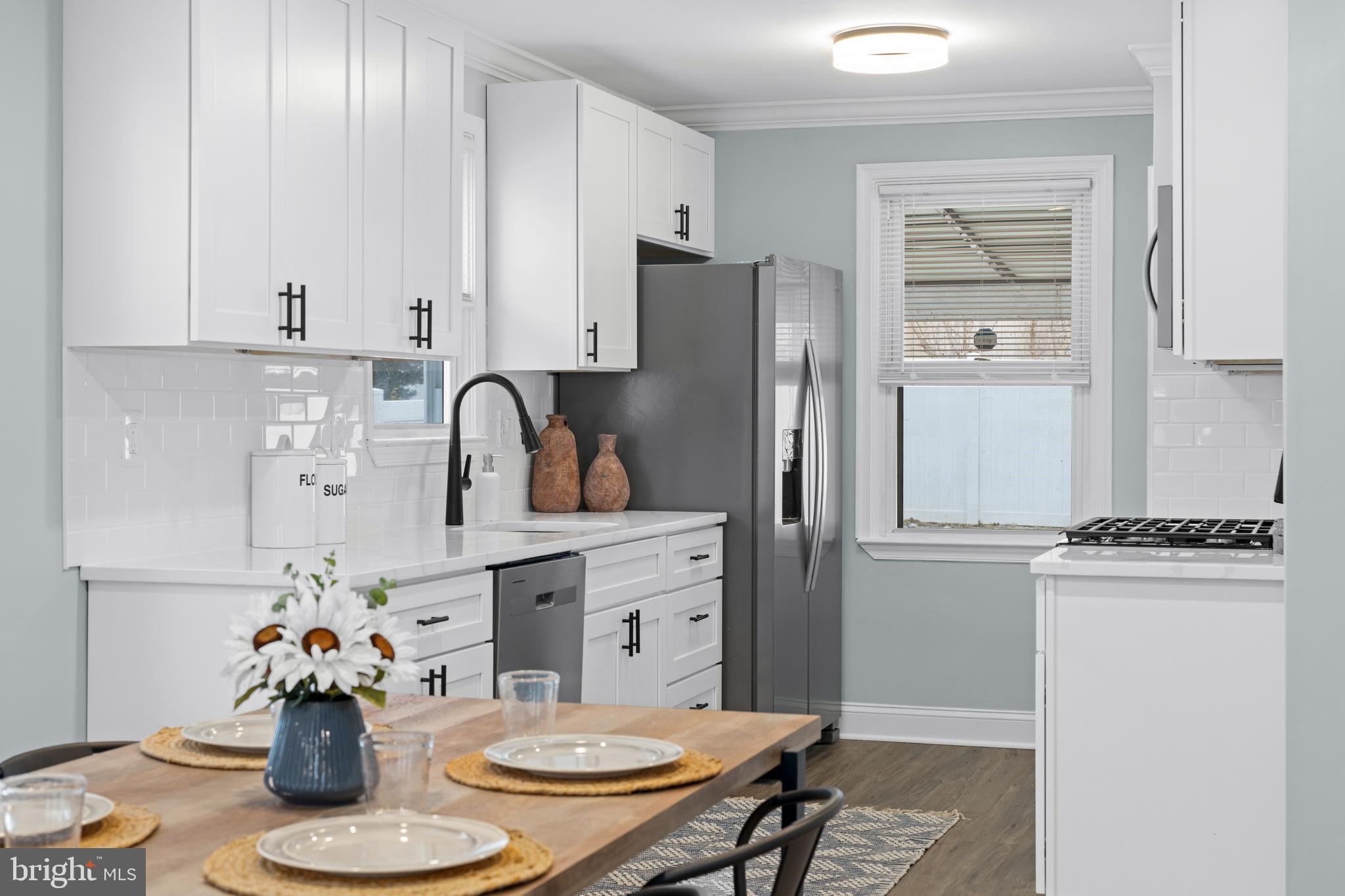 2508 HILLCREST AVENUE