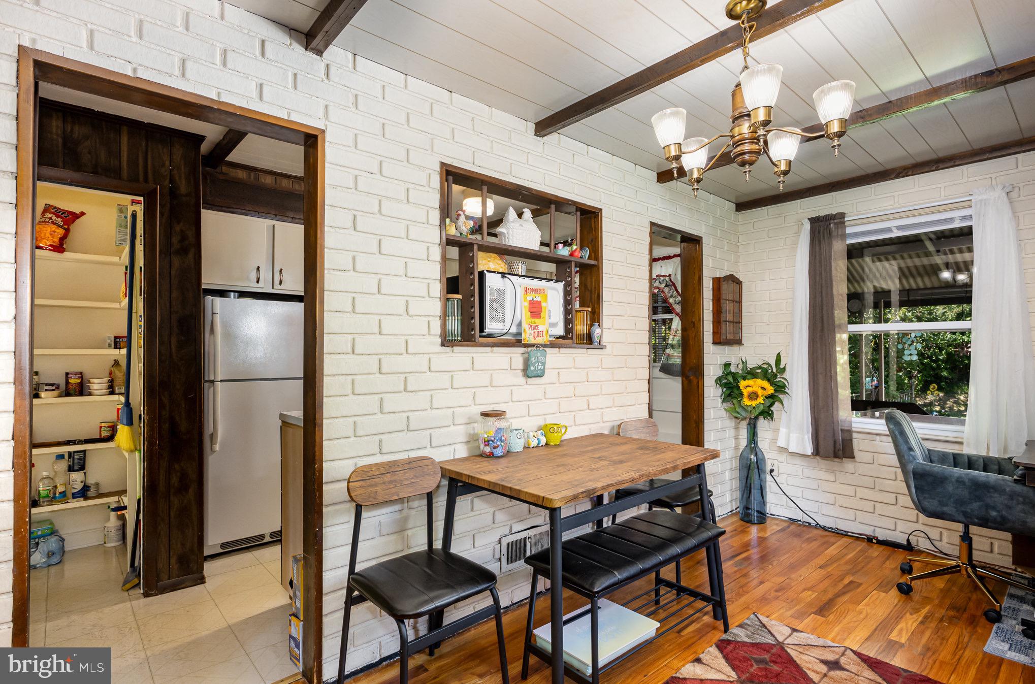 7138 GREENWOOD AVENUE