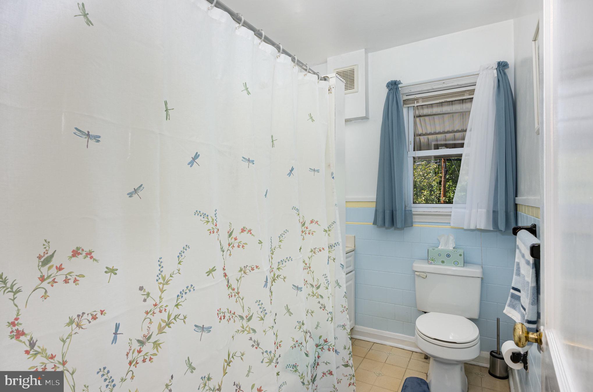 7138 GREENWOOD AVENUE