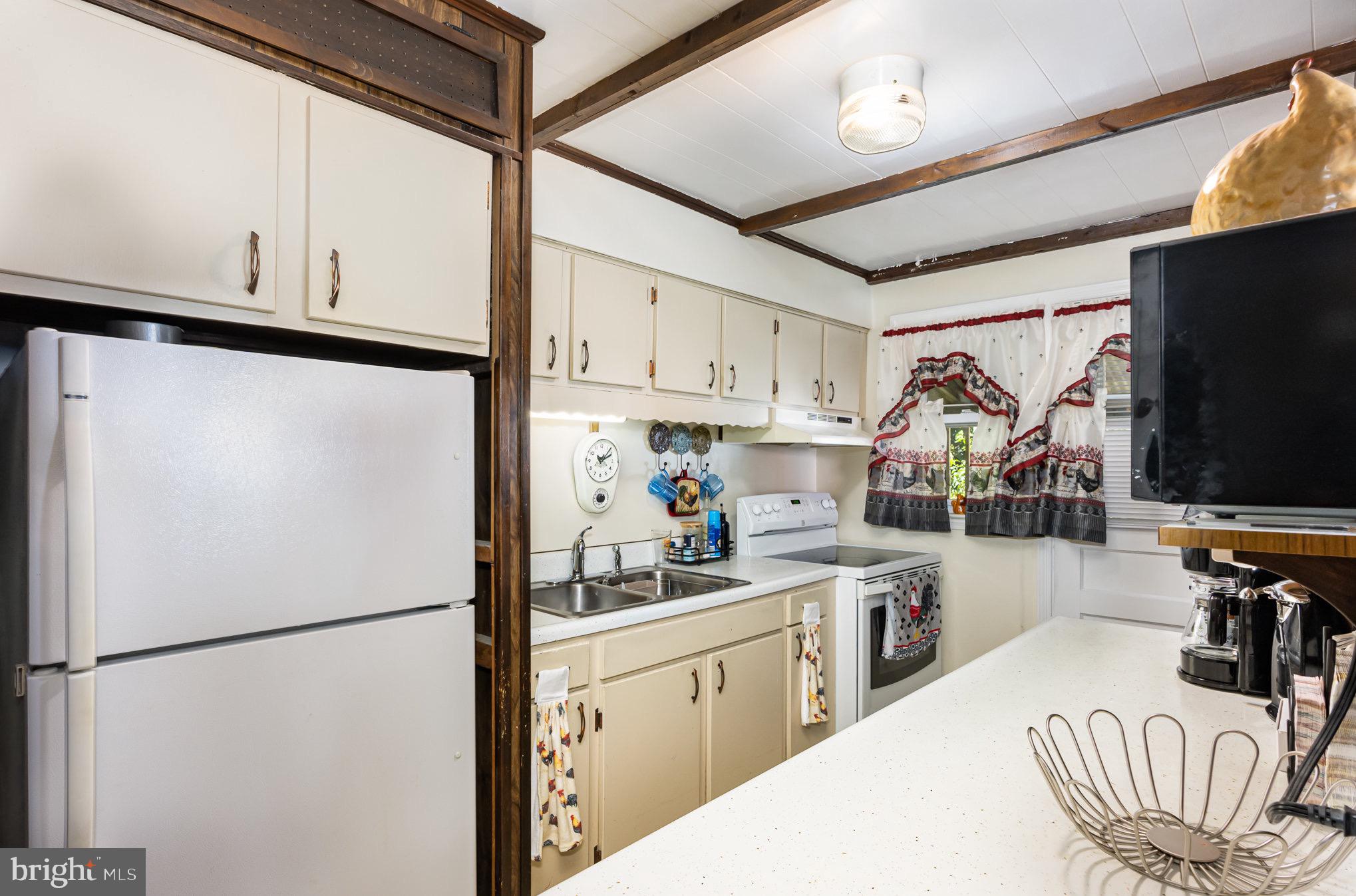 7138 GREENWOOD AVENUE