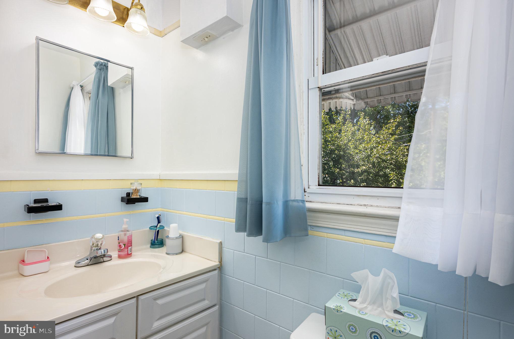 7138 GREENWOOD AVENUE