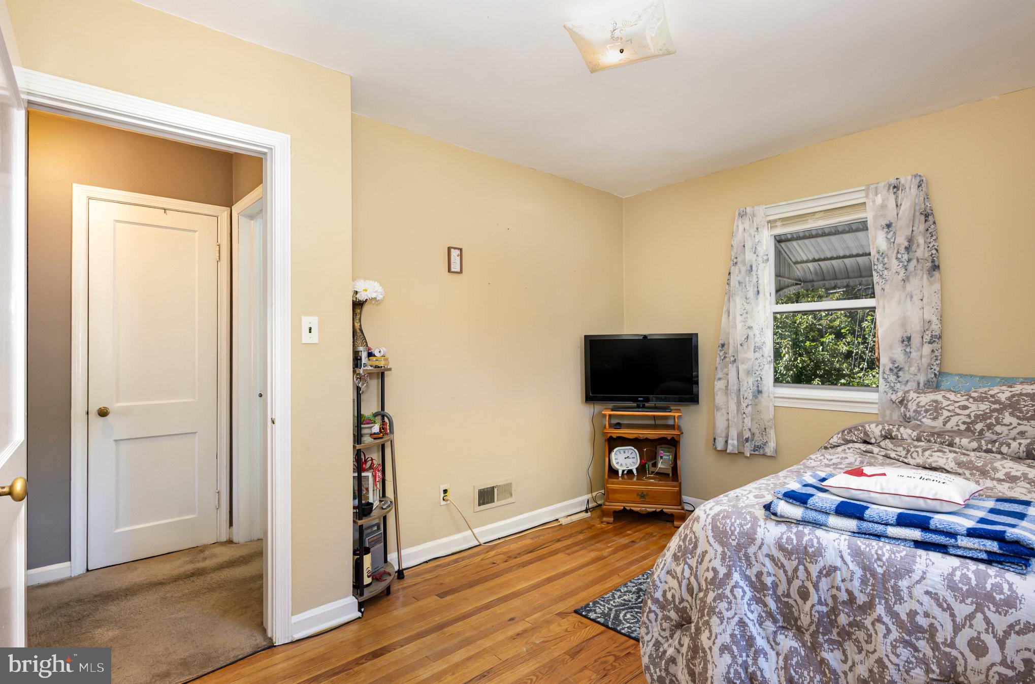 7138 GREENWOOD AVENUE